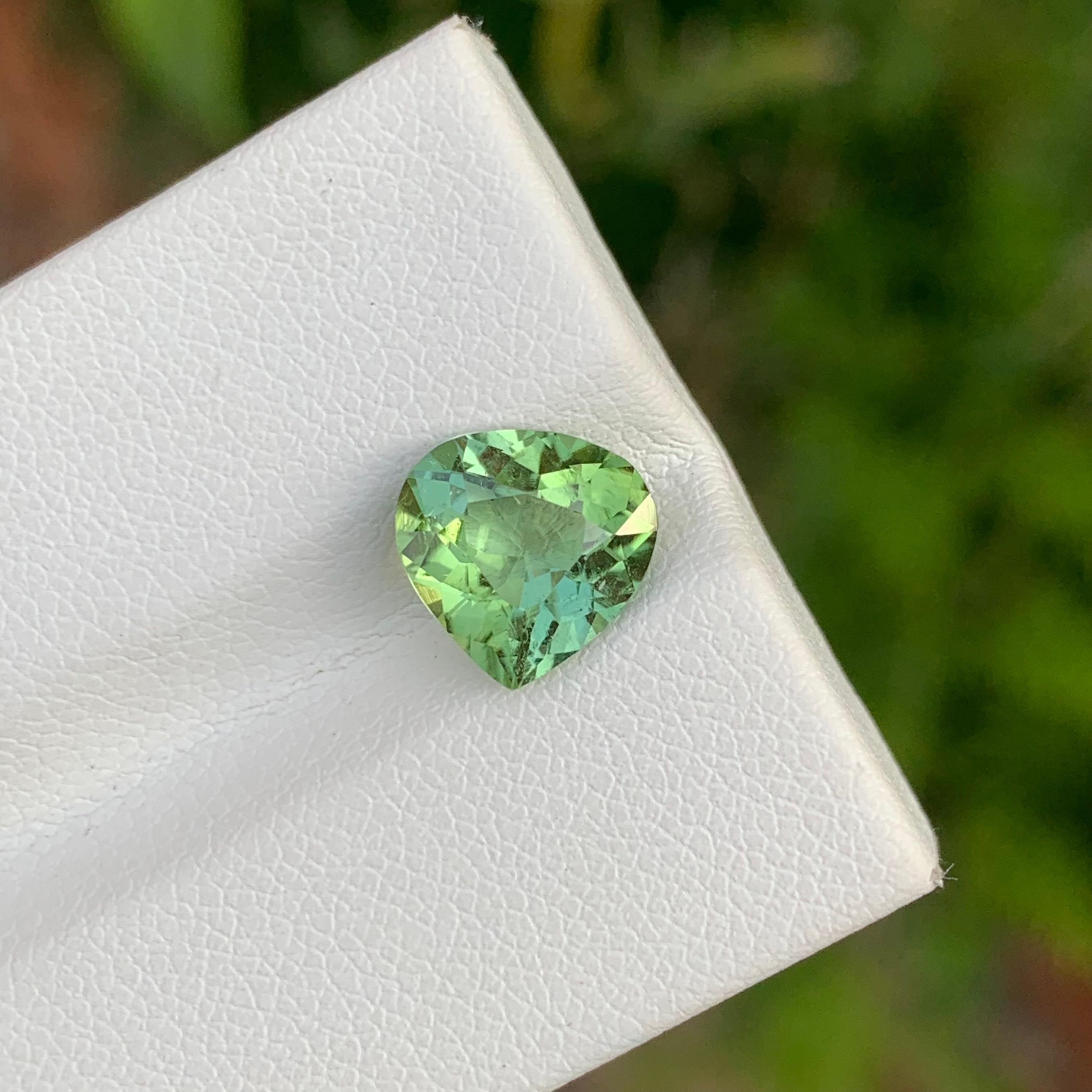 2.35 Carat Natural Mint Green Loose Tourmaline Pear Shape Gem For Jewellery For Sale 4