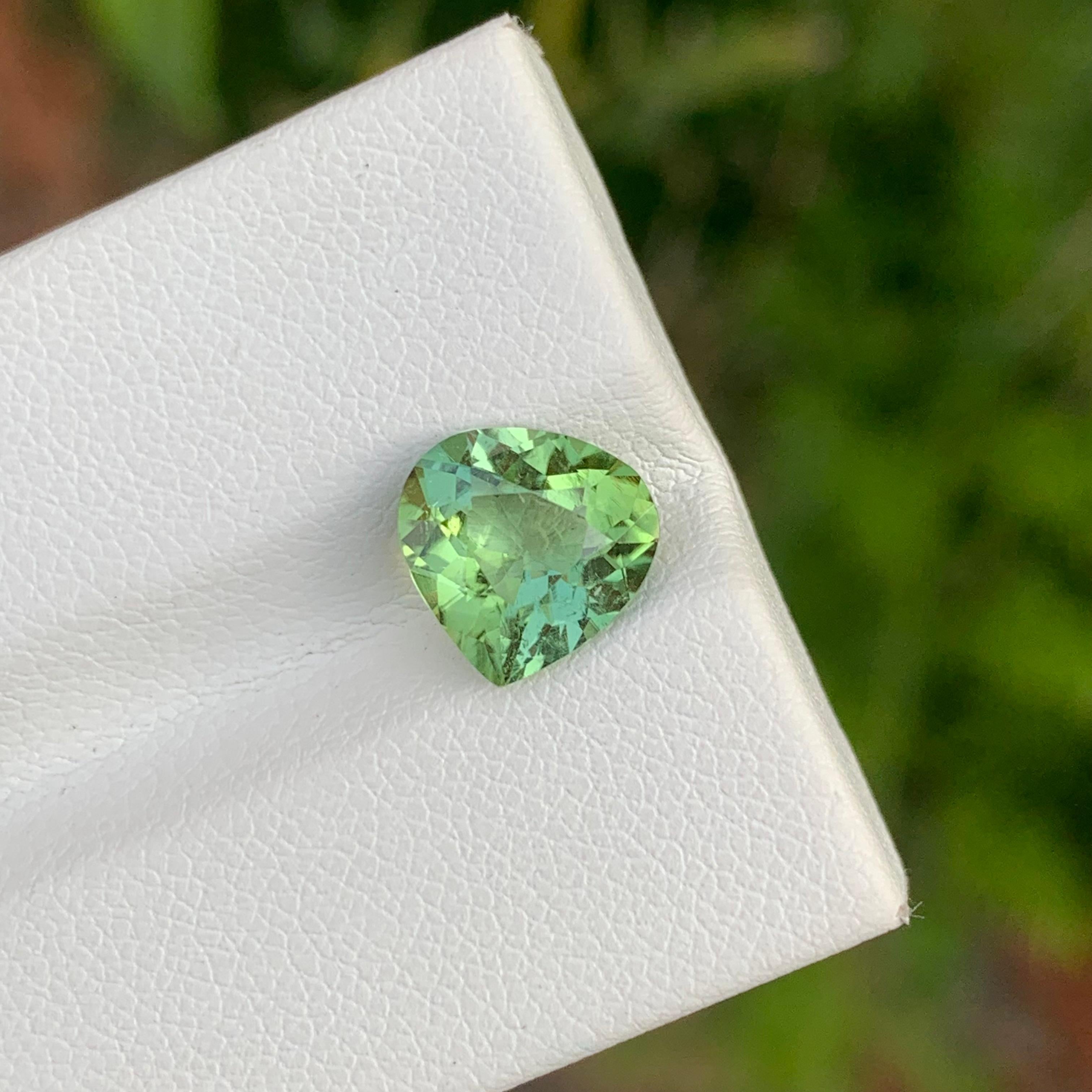 2.35 Carat Natural Mint Green Loose Tourmaline Pear Shape Gem For Jewellery For Sale 5