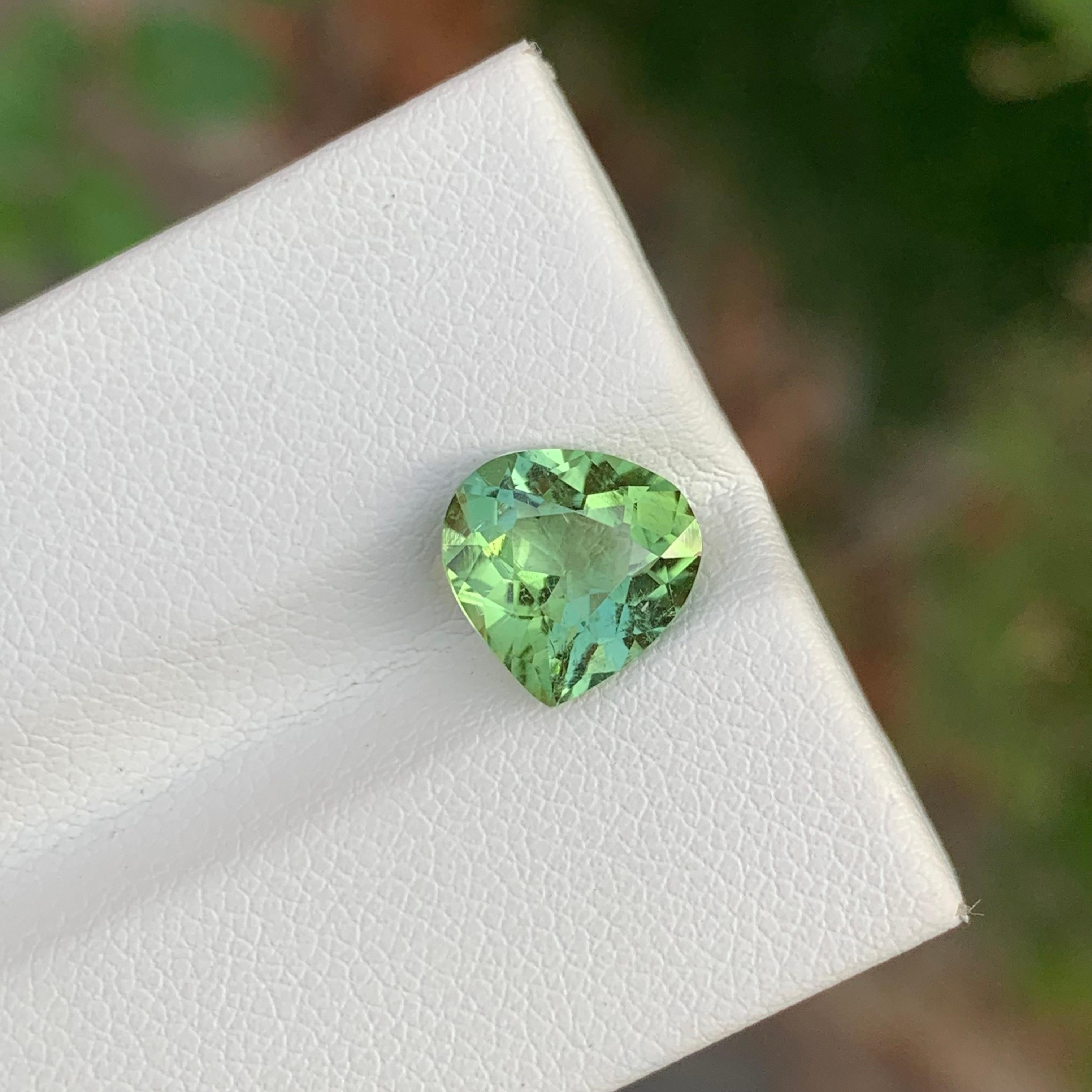 2.35 Carat Natural Mint Green Loose Tourmaline Pear Shape Gem For Jewellery For Sale 2