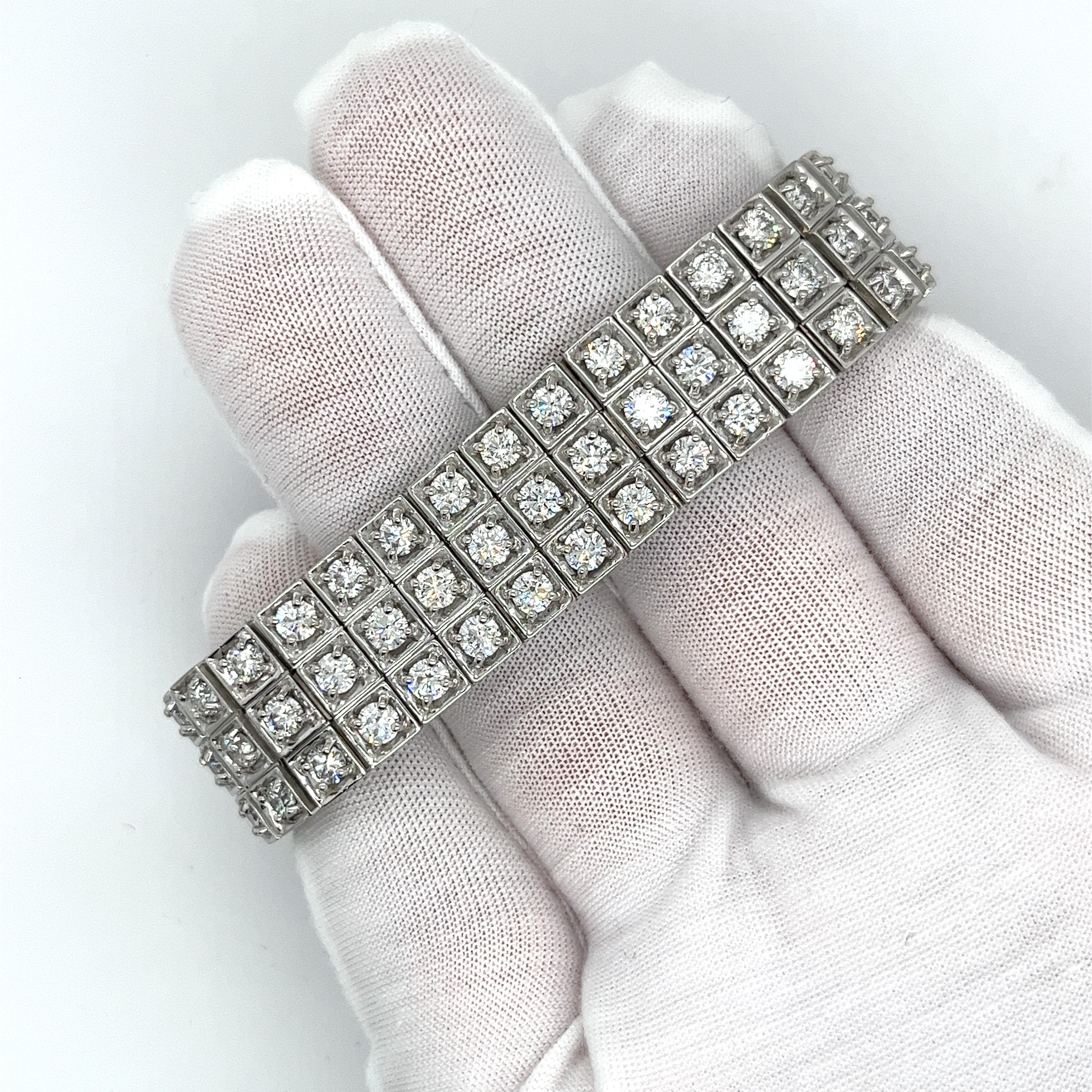 Modern 23.5 Carat Natural Round Cut Diamond 3 Row Box Set Multi Link Bracelet For Sale