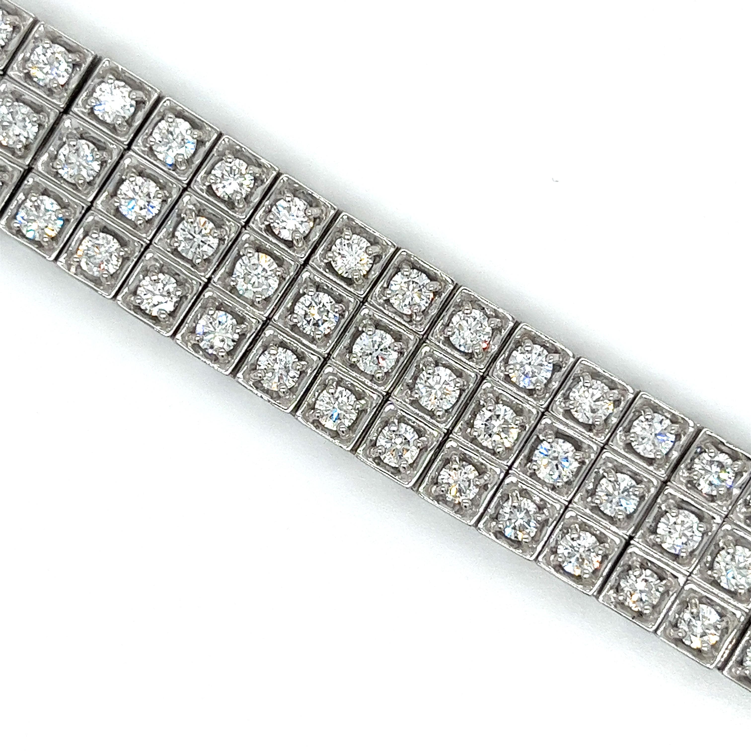 Women's or Men's 23.5 Carat Natural Round Cut Diamond 3 Row Box Set Multi Link Bracelet For Sale