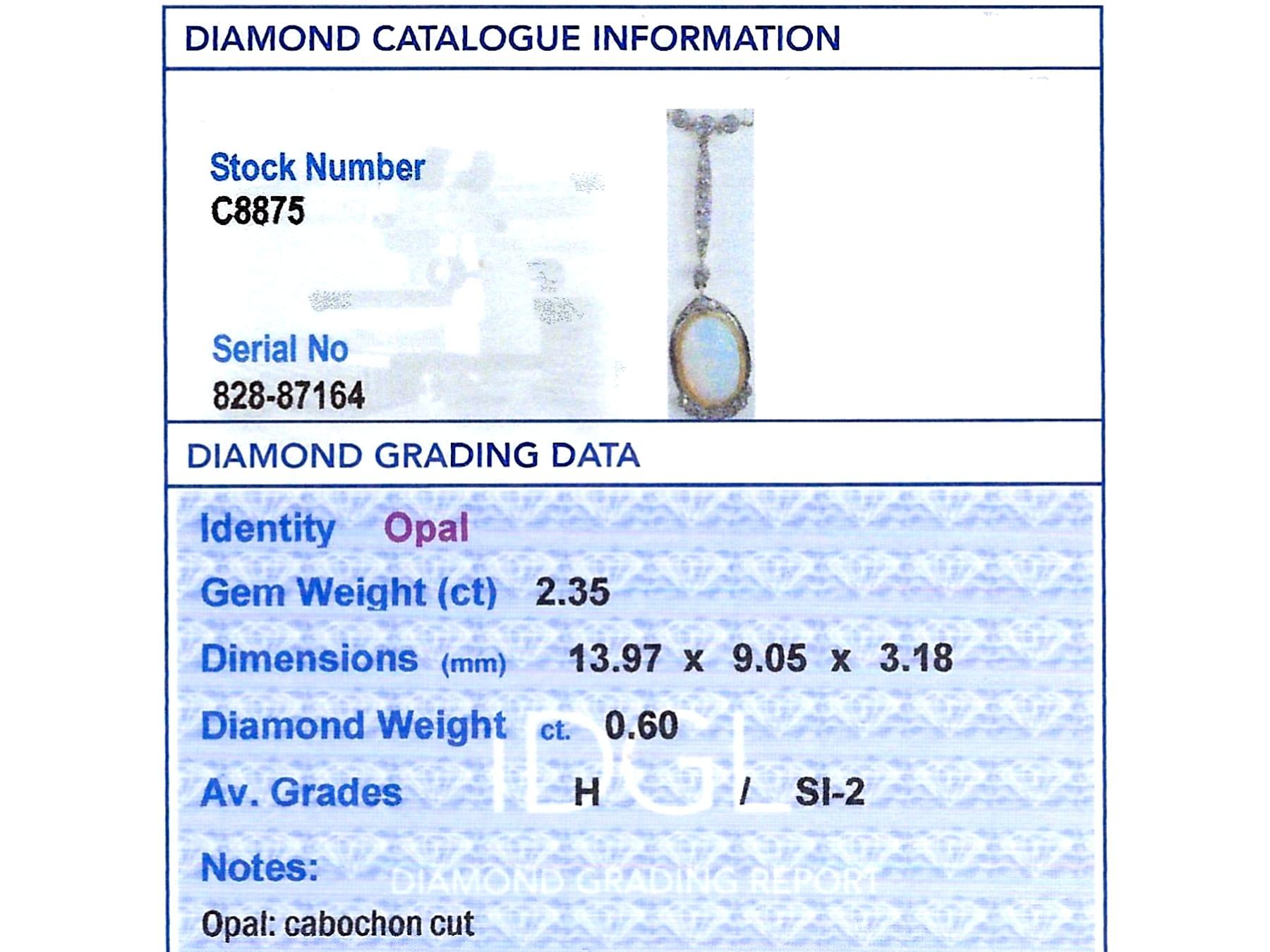 Pendentif en or jaune 18 carats, opale de 2,35 carats et diamants de 0,60 carat, c. 1920 en vente 2