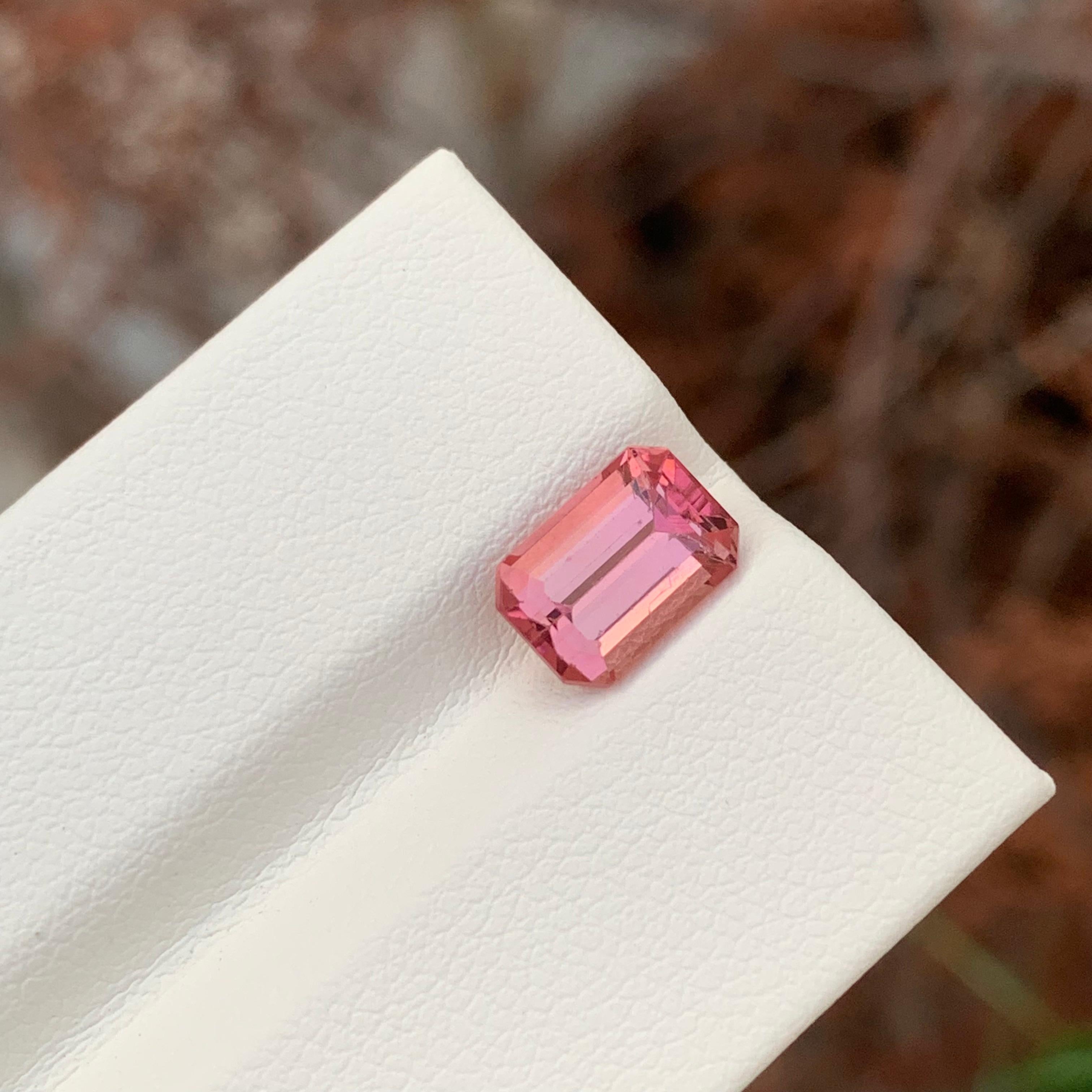 Tourmaline rose en vrac

Poids : 2,35 carats
Dimension : 8,9 x 6,1 x 4,8 mm
Origine : Afghanistan
Certificat : Sur demande


La tourmaline est une pierre précieuse captivante connue pour sa remarquable variété de couleurs, ce qui en fait la favorite