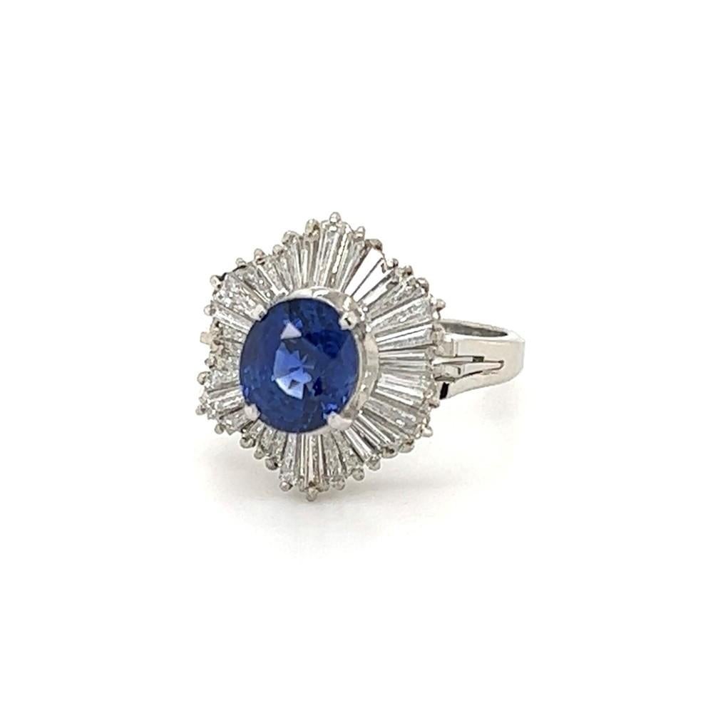 2.35 Carat Sapphire and Diamond Platinum Ring Estate Fine Jewelry In Excellent Condition For Sale In Montreal, QC