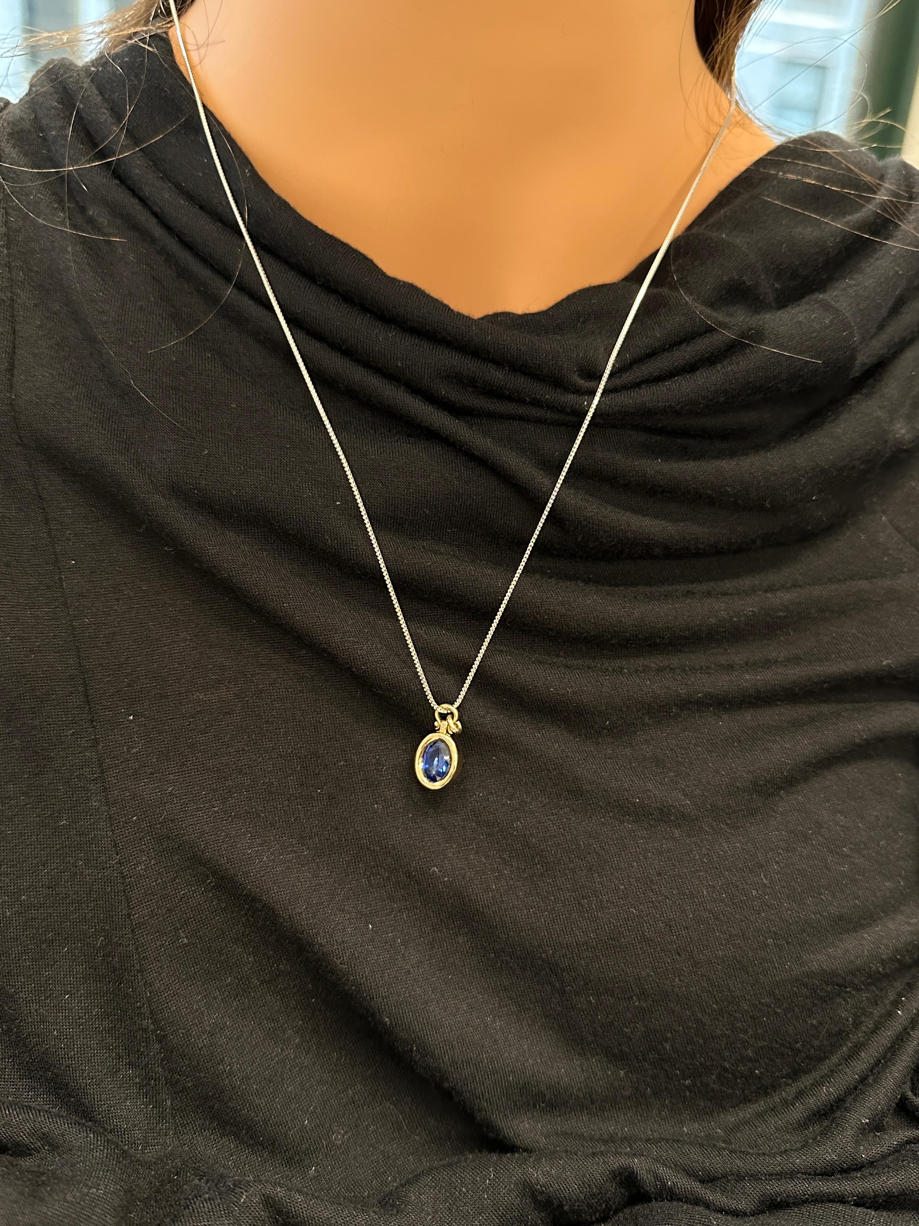 2.35 Carat Sapphire Oval Cut Necklaces In 14K Yellow Gold  In New Condition For Sale In Chicago, IL