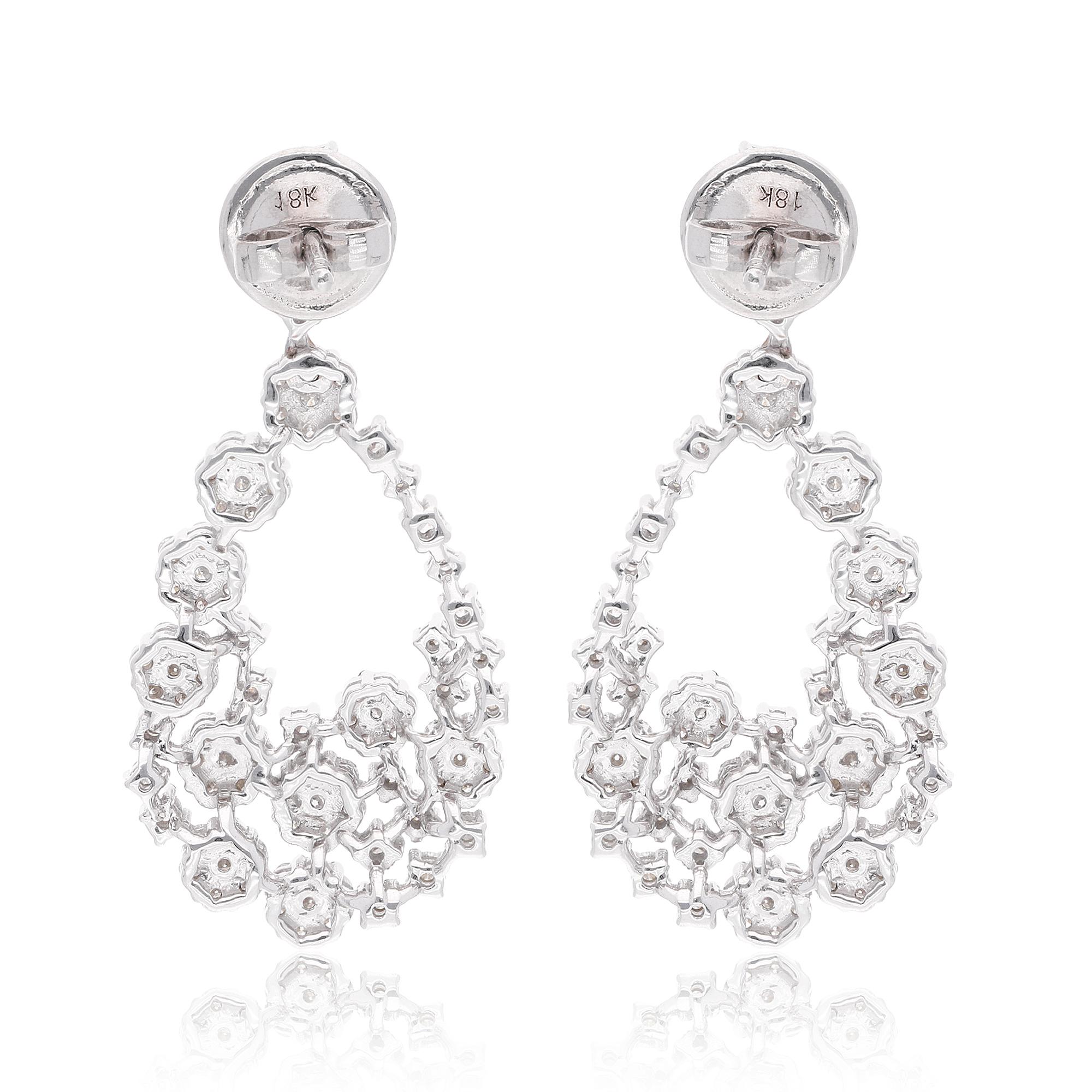 Pendientes Colgantes de Diamantes 2,35 Quilates Claridad SI Color HI Oro Blanco 18 Kilates en Nuevo estado para la venta en Diera, Dubai