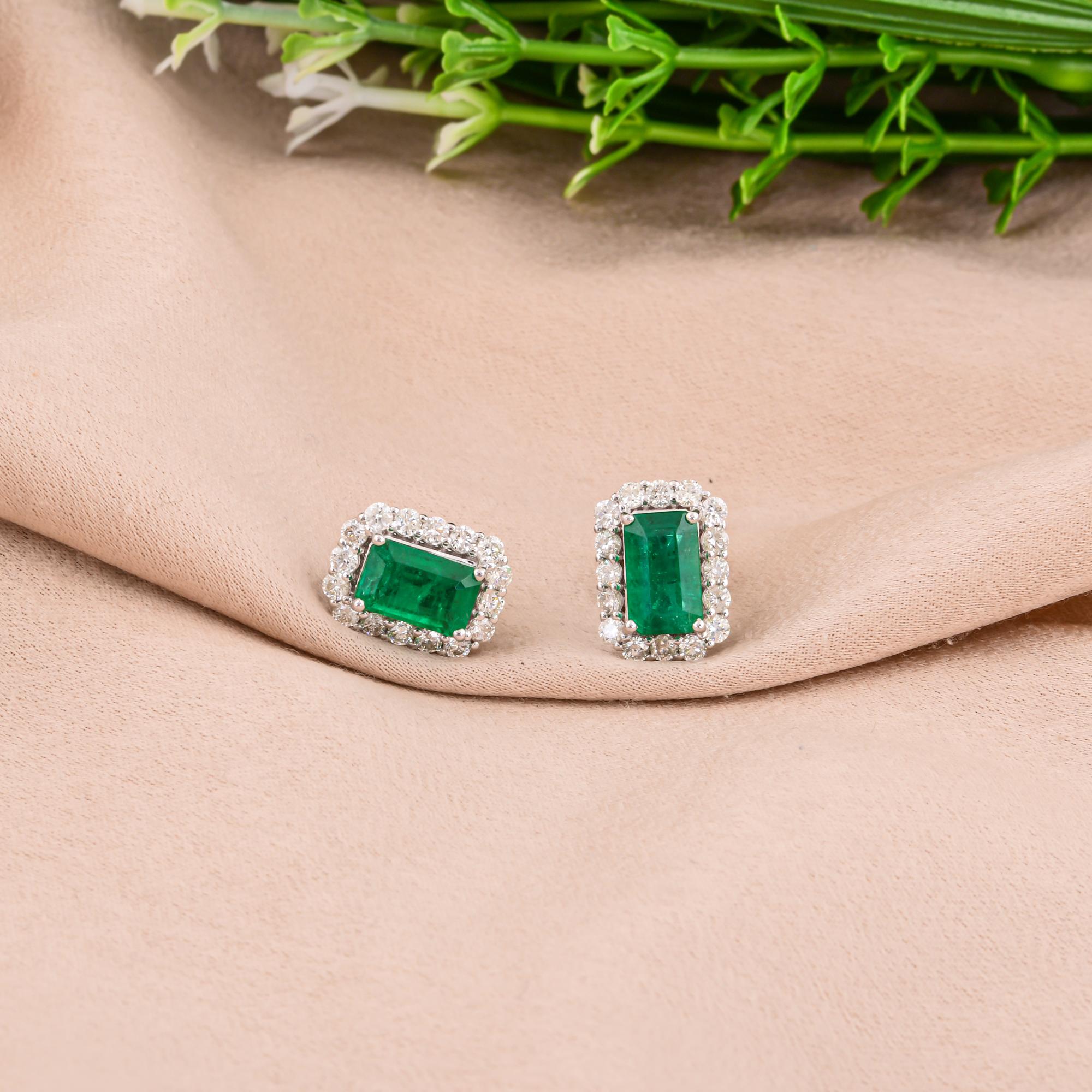 2,35 Karat sambischer Smaragd 0,77 Karat SI/H Diamant-Ohrringe aus 18 Karat Weißgold (Moderne) im Angebot