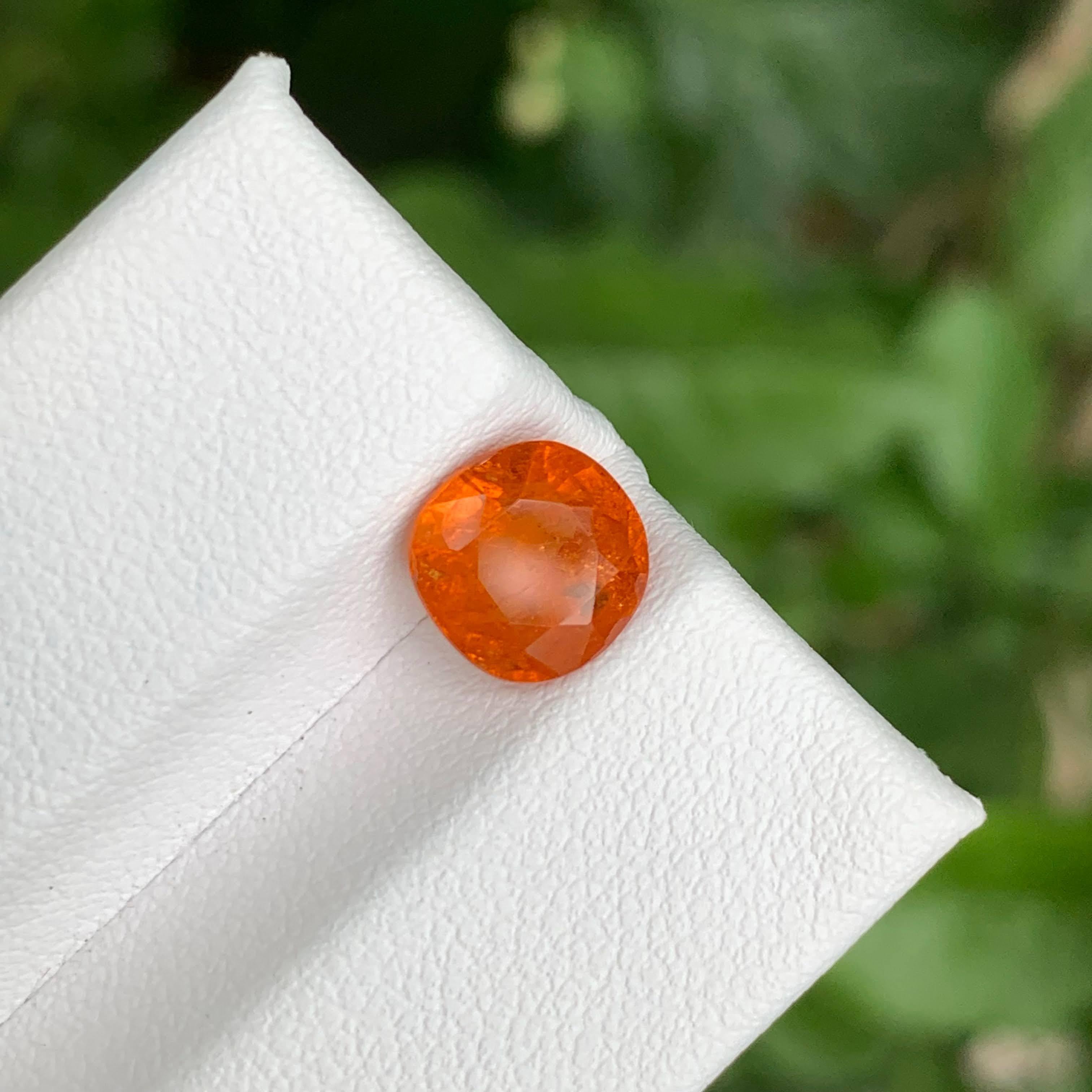 Moderno 2.35 Carats Fanta Spessartite Garnet Stone Cushion Cut Natural African Gemstone in vendita