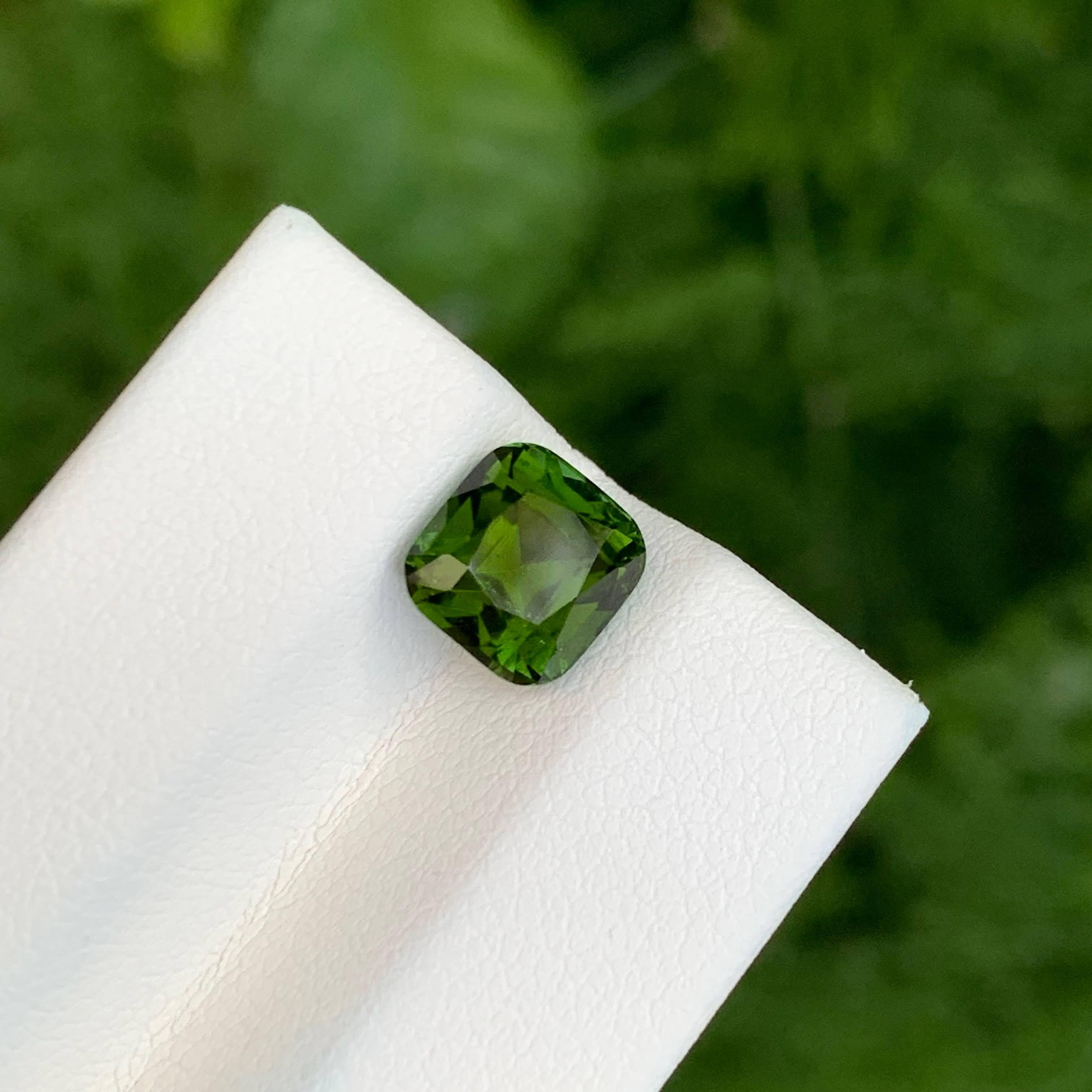 Taglio cuscino 2,35 carati di tormalina verde taglio cuscino Gemma afgana naturale in vendita