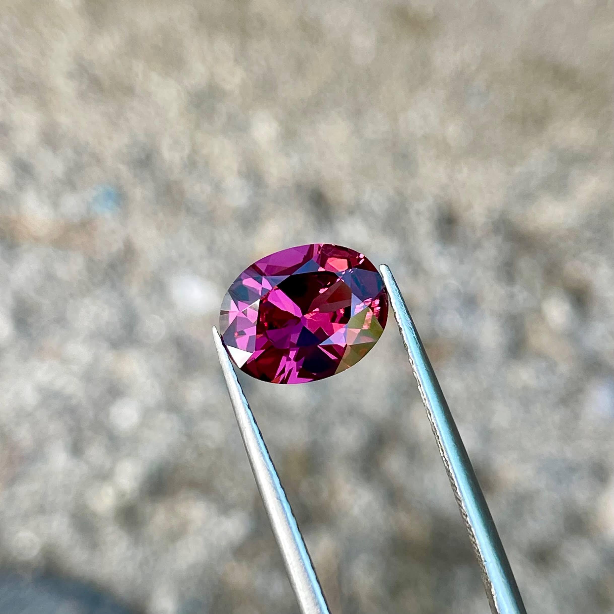 2.35 Carats Pinkish Red Loose Garnet Stone Oval Cut Natural Tanzanian Gemstone In New Condition In Bangkok, TH