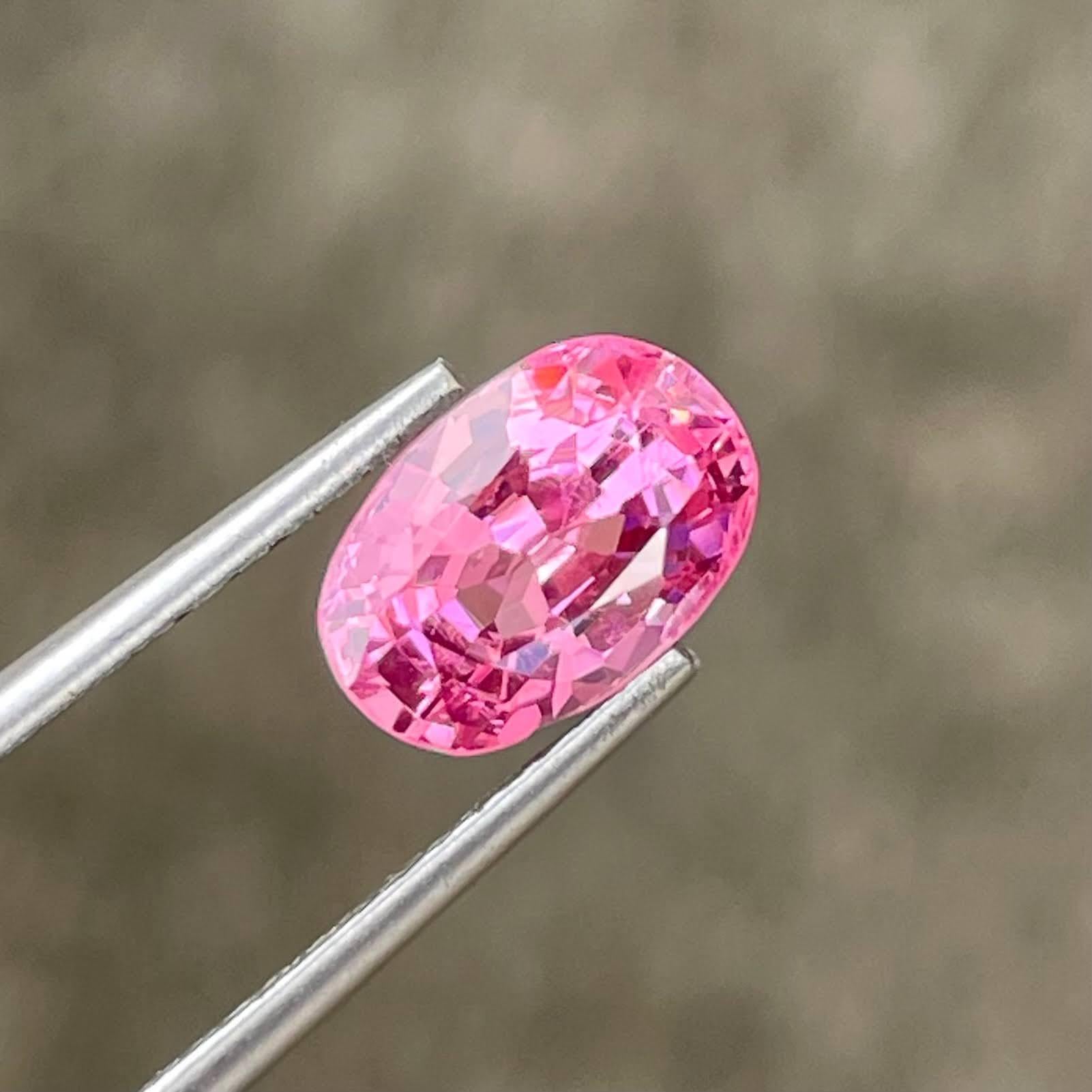 Taglio cuscino 2,35 carati di Spinello Rosa Taglio Cuscino Gemma Naturale dalla Birmania in vendita