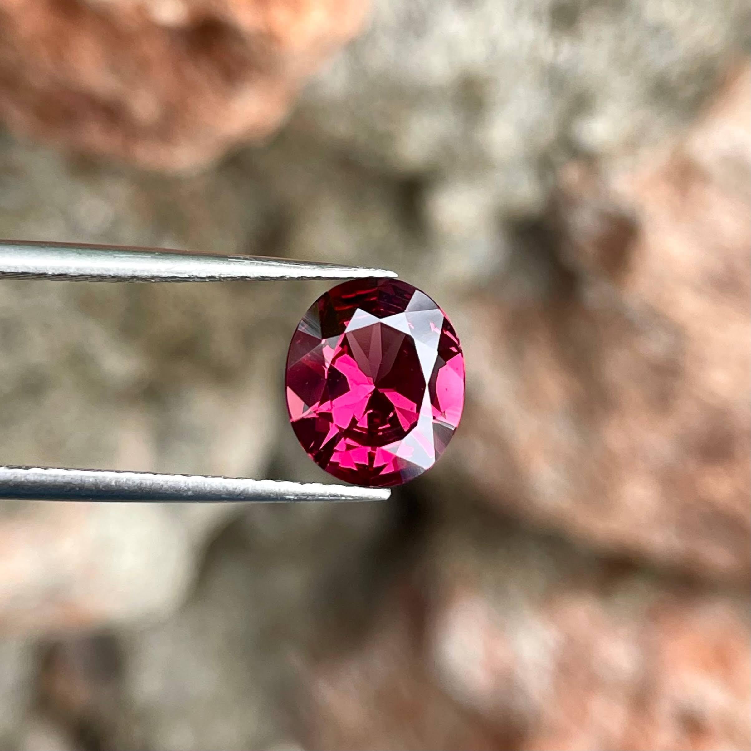 2.35 Carats Reddish Pink Garnet Stone Oval Cut Natural Tanzanian Gemstone In New Condition For Sale In Bangkok, TH