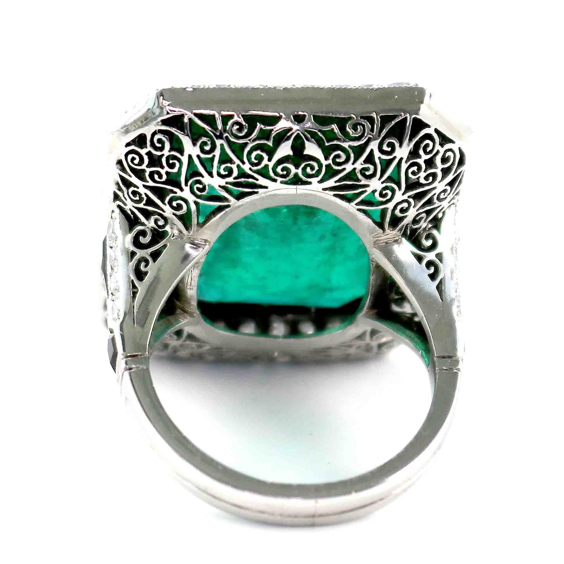 23.53 Carat Emerald Diamond Onyx Platinum Ring In Excellent Condition In Beverly Hills, CA