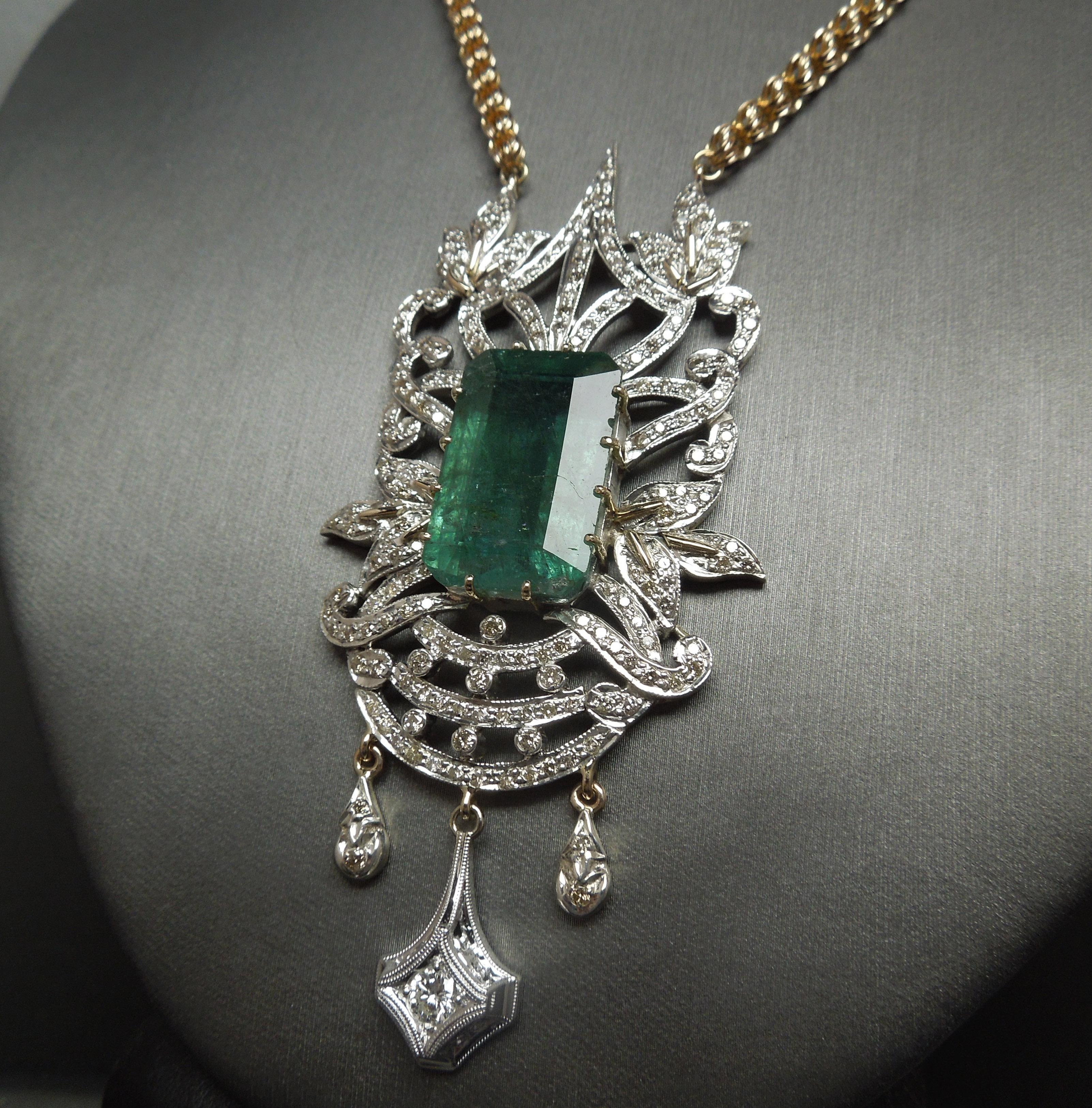 23.55 Carat Emerald Cut Emerald and Diamond Necklace In Good Condition For Sale In METAIRIE, LA