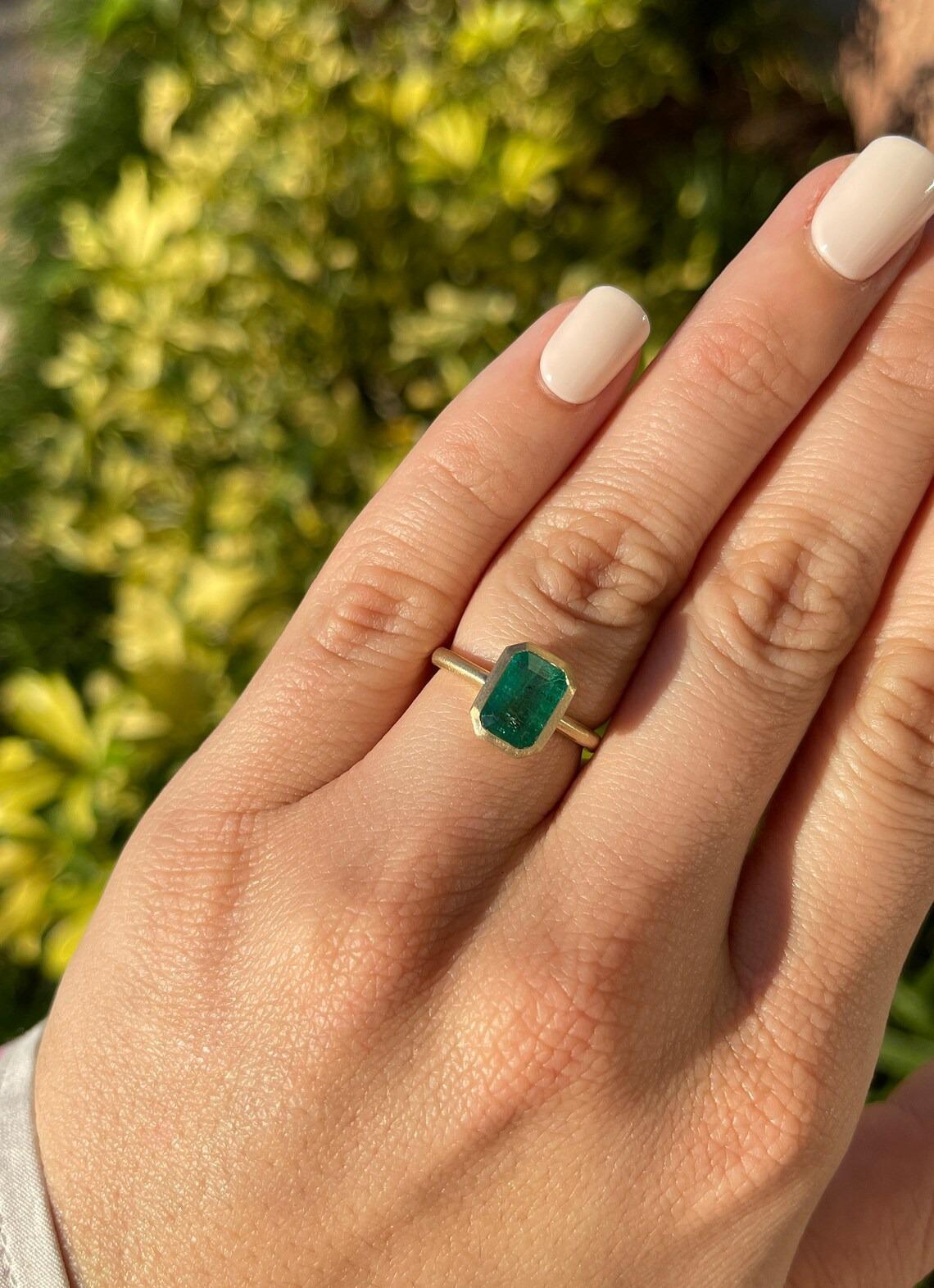 dark green emerald ring