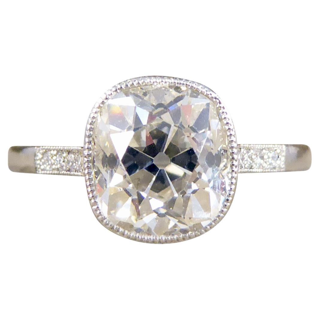 2.35ct Old Cushion Cut Diamond Collar Set Solitaire Engagement Ring with Diamond en vente
