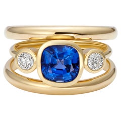 2,35 Karat Königsblauer Saphir & Diamant 3 Band Ring