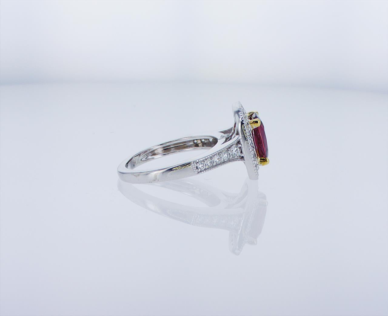 2.35ct Ruby Cocktail Ring in 18k Gold For Sale 5