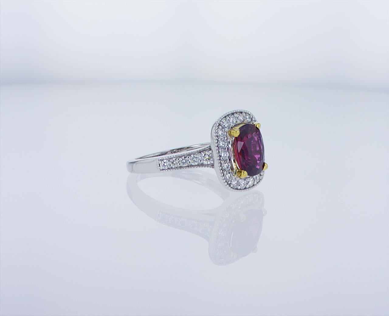 2.35ct Ruby Cocktail Ring in 18k Gold For Sale 6