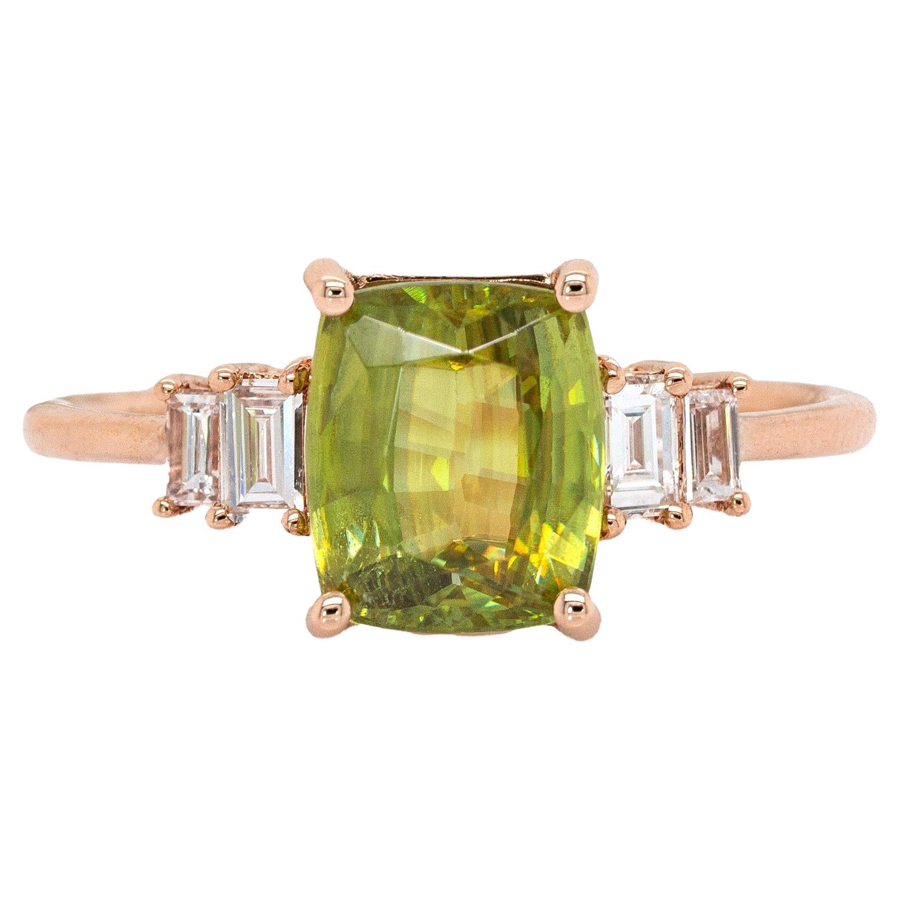 2.35cts, 8x6mm Sphene Ring with Natural Diamond Accents : Or rose massif 14K