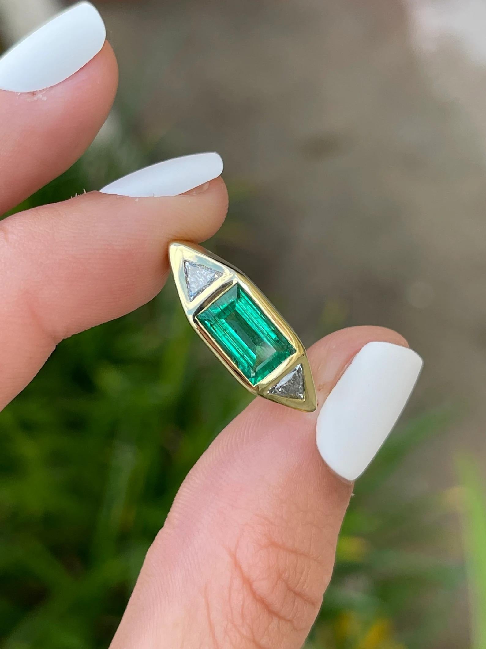 2.35tcw AAA+ Three Stone Baguette Vivid Emerald & Trillion Cut Diamond Ring 18K In New Condition For Sale In Jupiter, FL