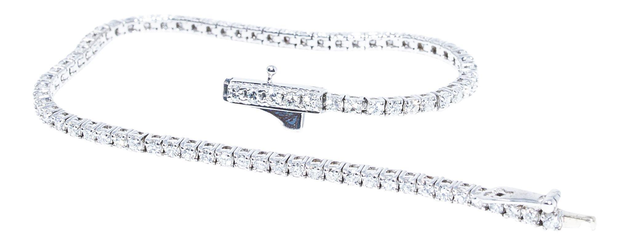 2.36 Carat Diamond Tennis Bracelet In New Condition In Miami, FL