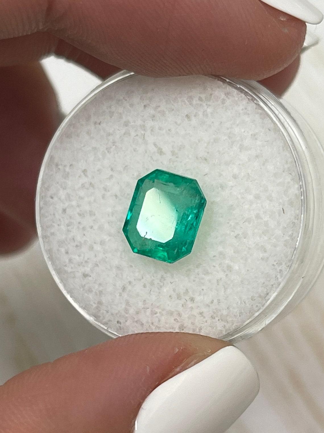 2,36 Karat Smaragdschliff Muzo Grüner Kolumbianischer Smaragd Edelstein mit Clips-Ecken im Zustand „Neu“ im Angebot in Jupiter, FL