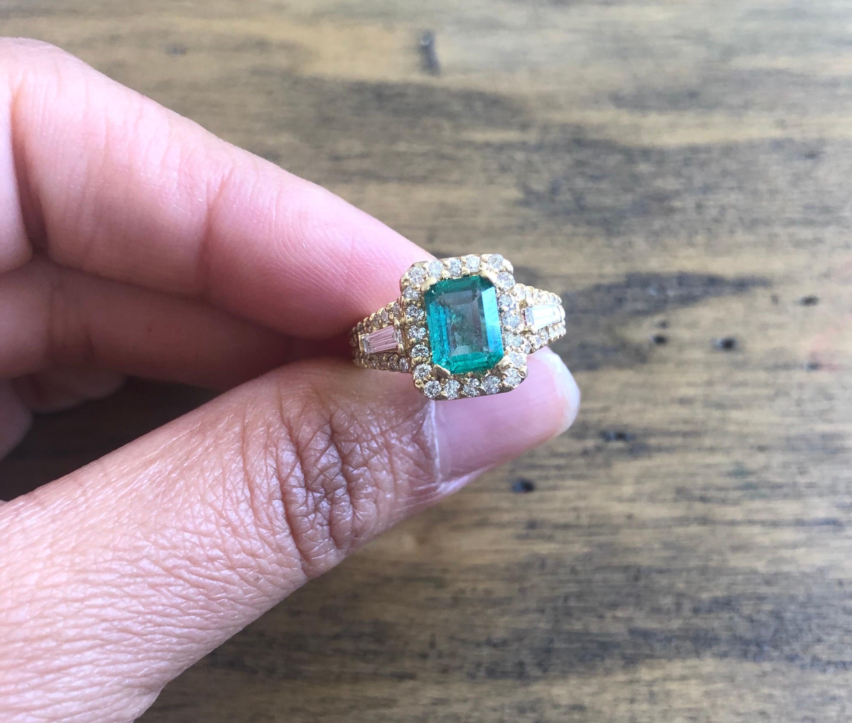 Contemporary 2.36 Carat Emerald Diamond 18 Karat Yellow Gold Engagement Ring GIA Certified 