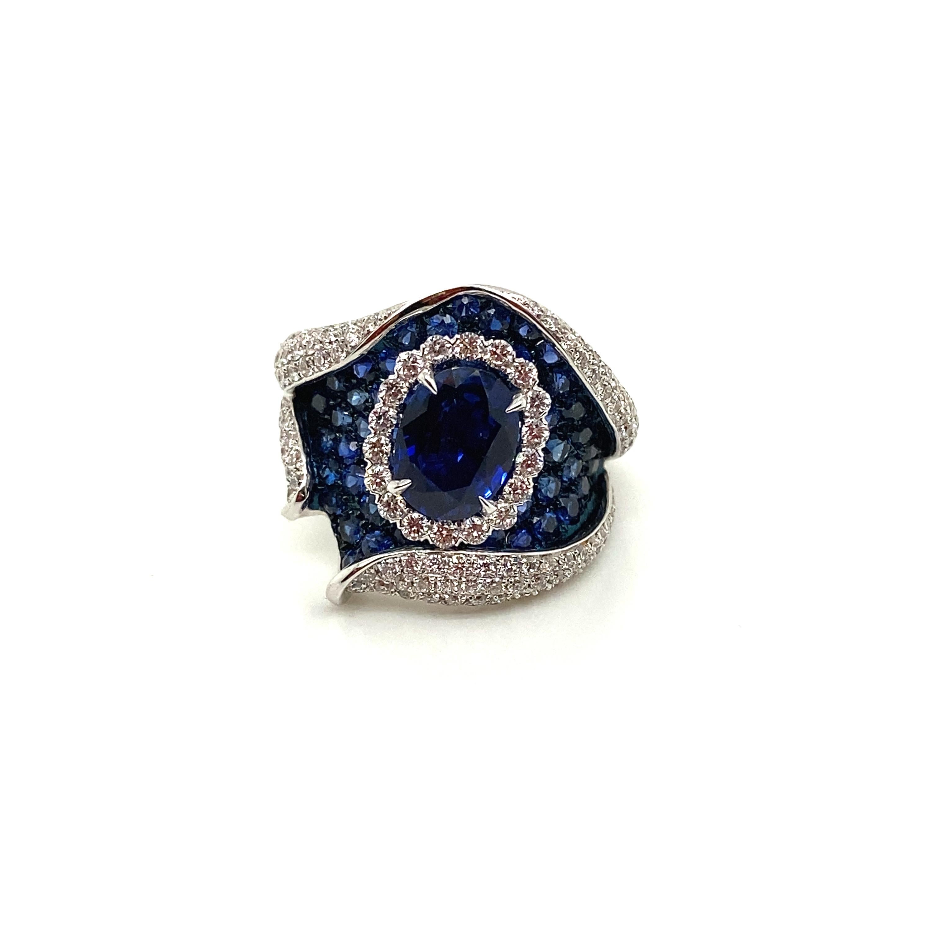 Modern 2.36CaratNaturalOval-Cut Royal Blue Sapphire Diamond Gold Engagement Ring For Sale