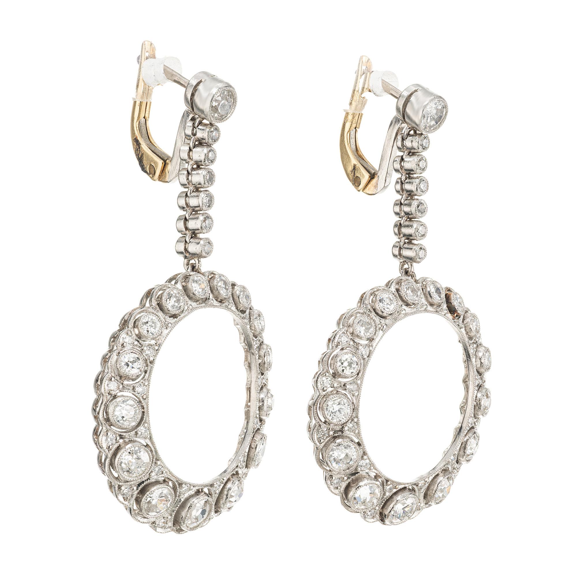 2.36 Carat Round Diamond Platinum Circle Dangle Art Deco Earrings In Good Condition For Sale In Stamford, CT