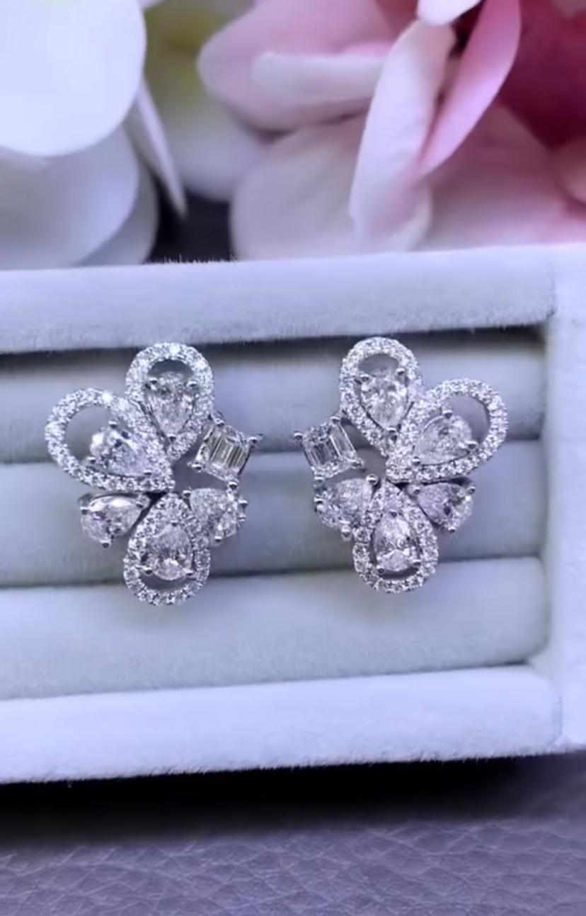 2.36 Carats Diamonds 18K Gold Earrings In New Condition For Sale In Massafra, IT