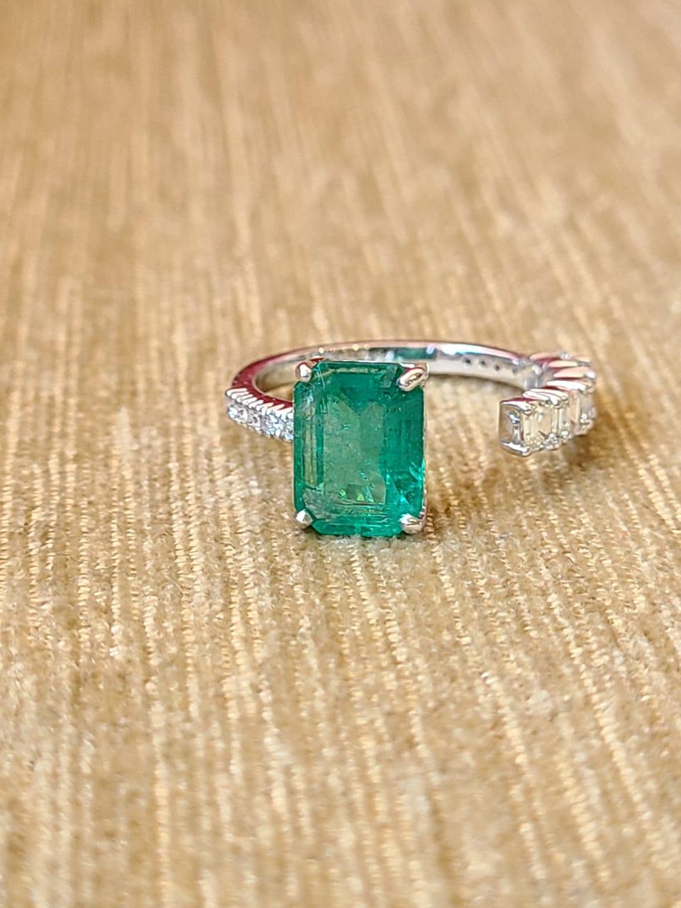 Modern 2.36 Carats Zambian Emerald & Diamonds Engagement/Cocktail Ring
