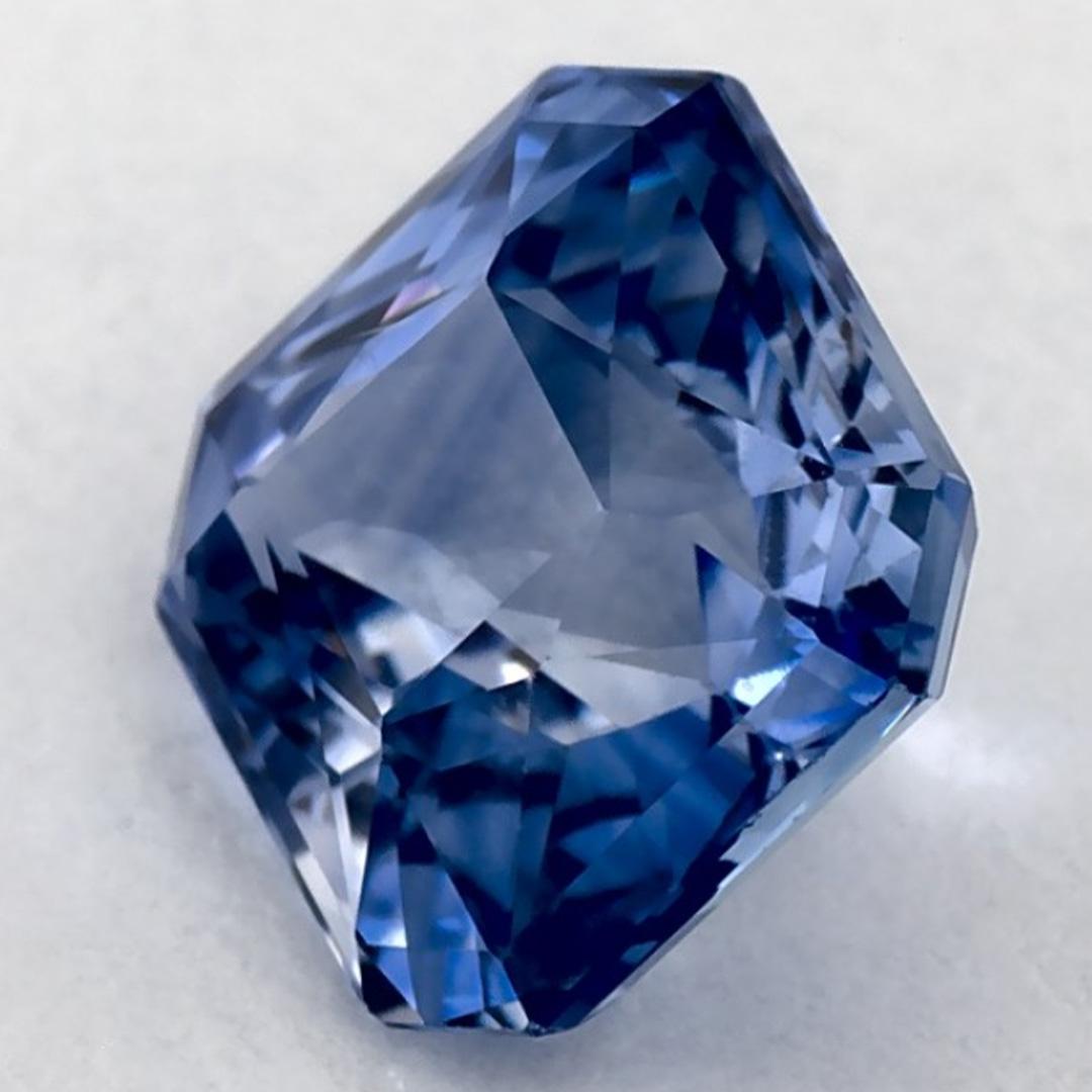 Pierre précieuse taille radiant saphir bleu 2.36 carats Pour femmes en vente