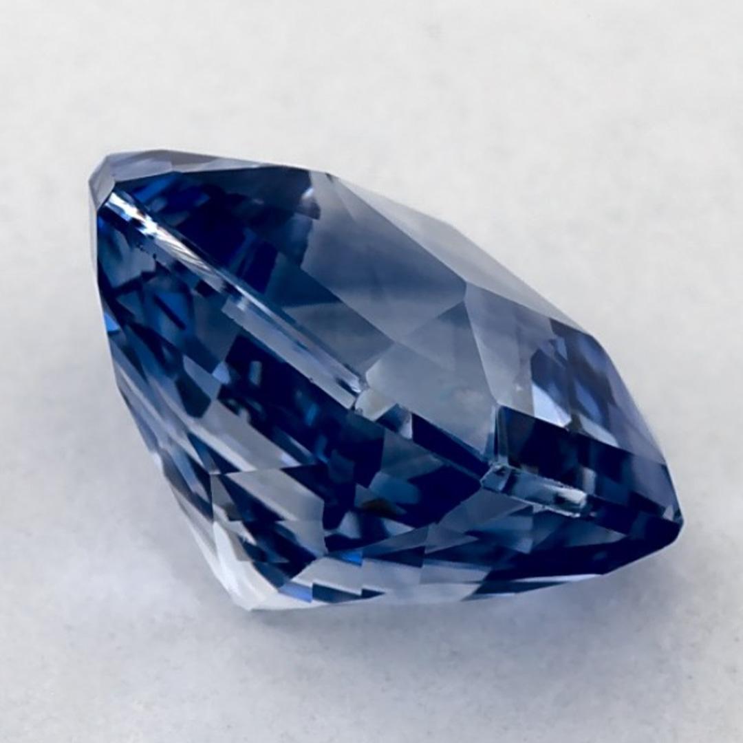 Pierre précieuse taille radiant saphir bleu 2.36 carats en vente 1