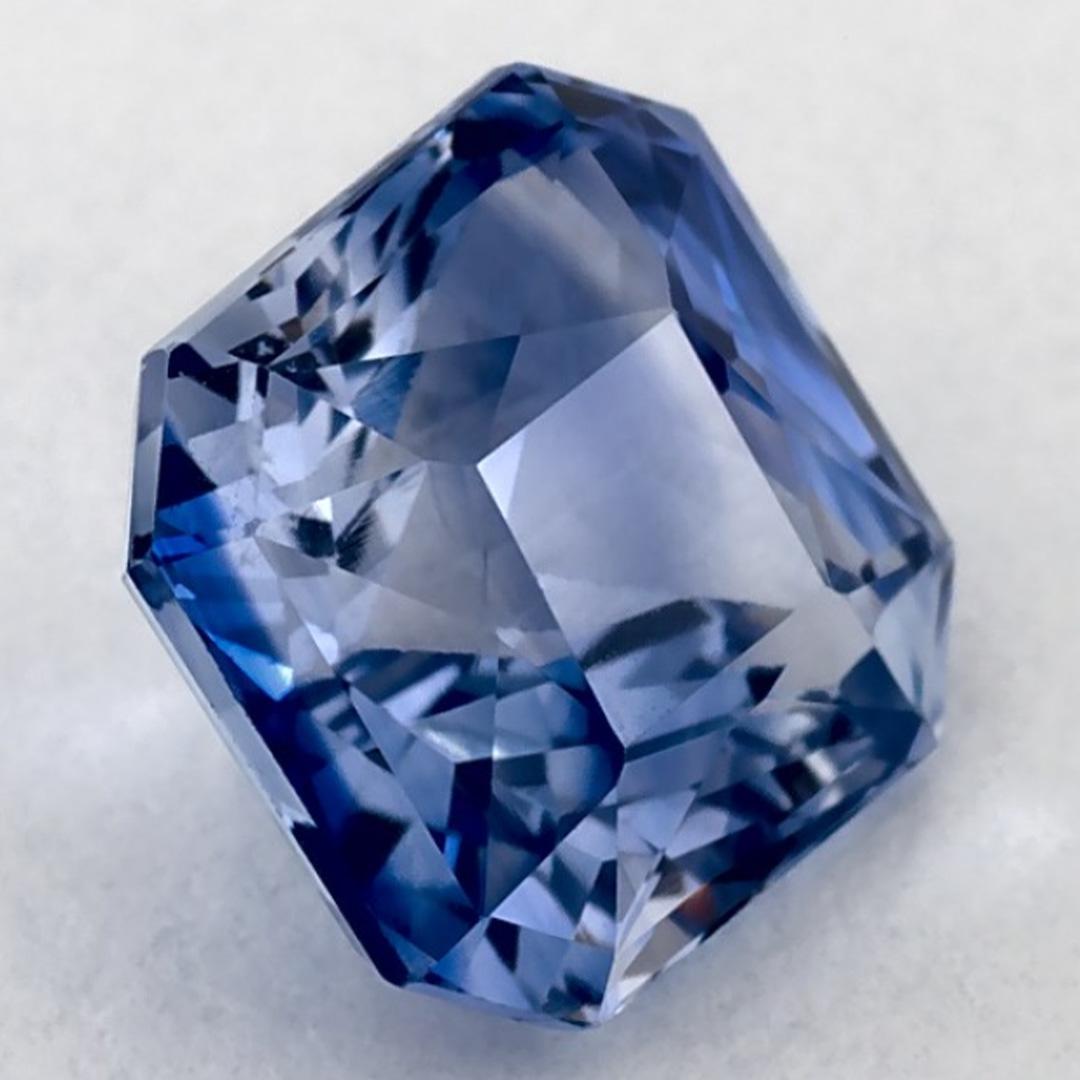 Pierre précieuse taille radiant saphir bleu 2.36 carats en vente 2