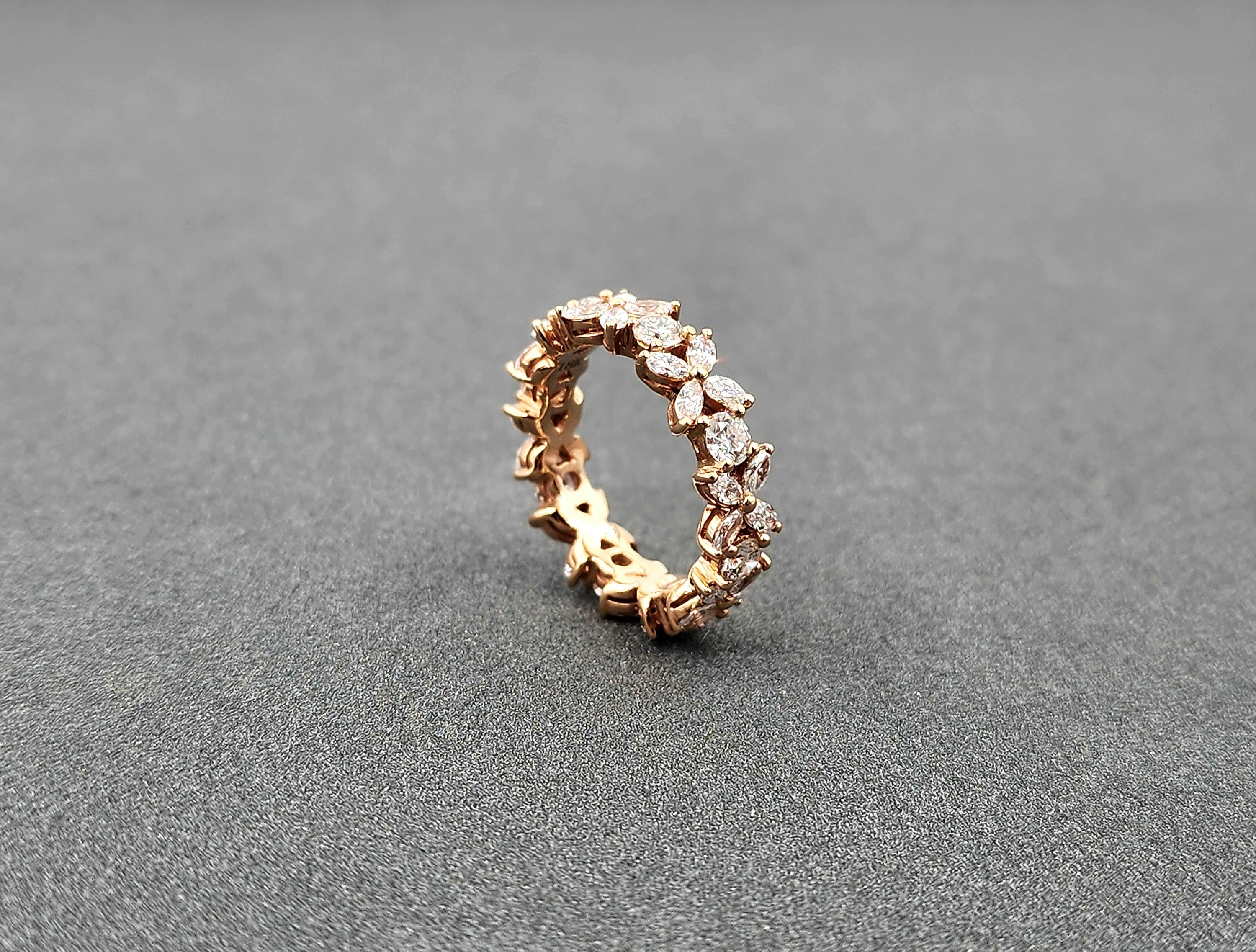 2.36 ct Marquise & Round Diamond Band Unisexe en vente