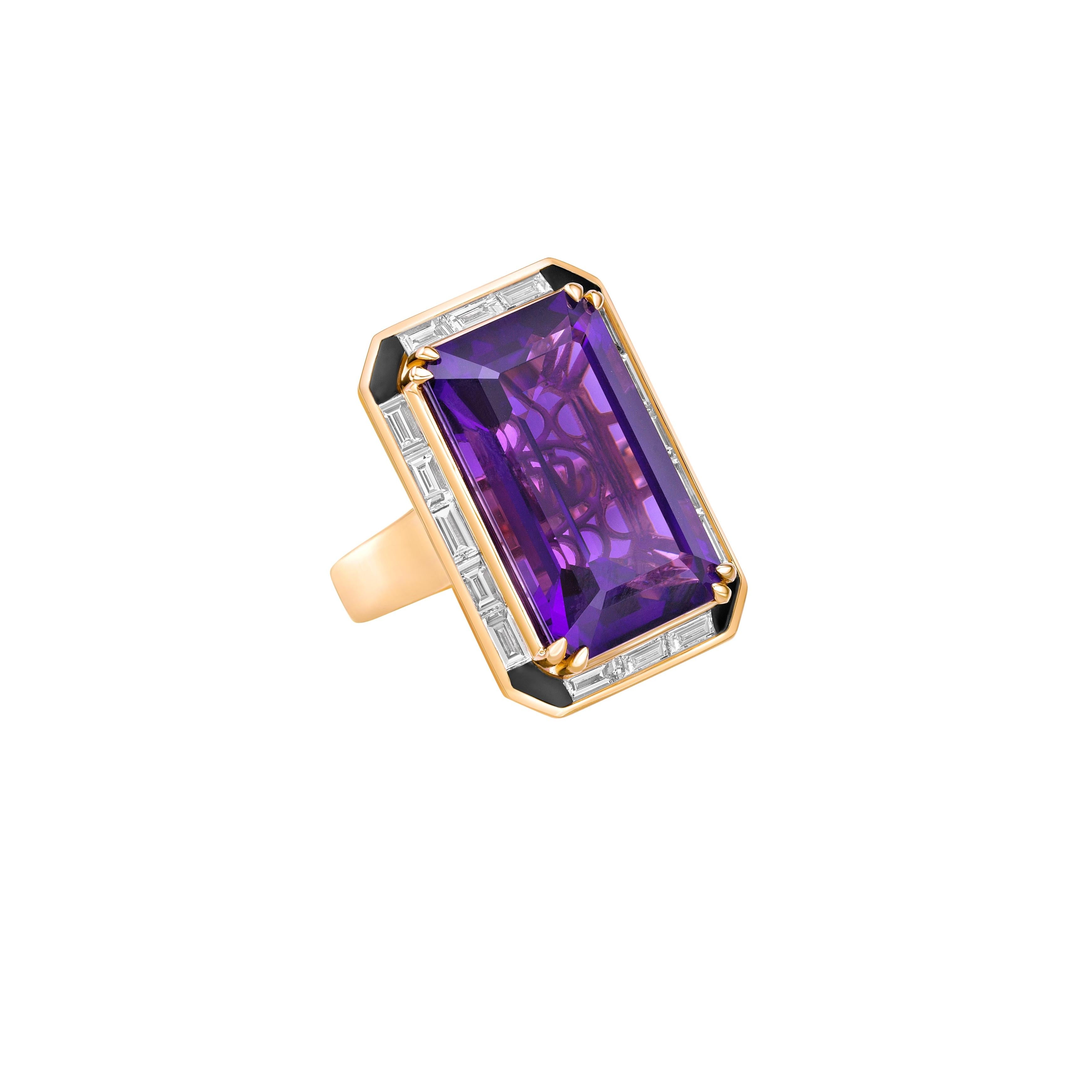 Presented A stunning amethyst ring for those who respect quality and wish to wear it to any event or celebration. The black onyx inset on the ring's four sides highlights its brilliance. The Yellow Gold Amethyst Fancy Ring with White Diamonds has a