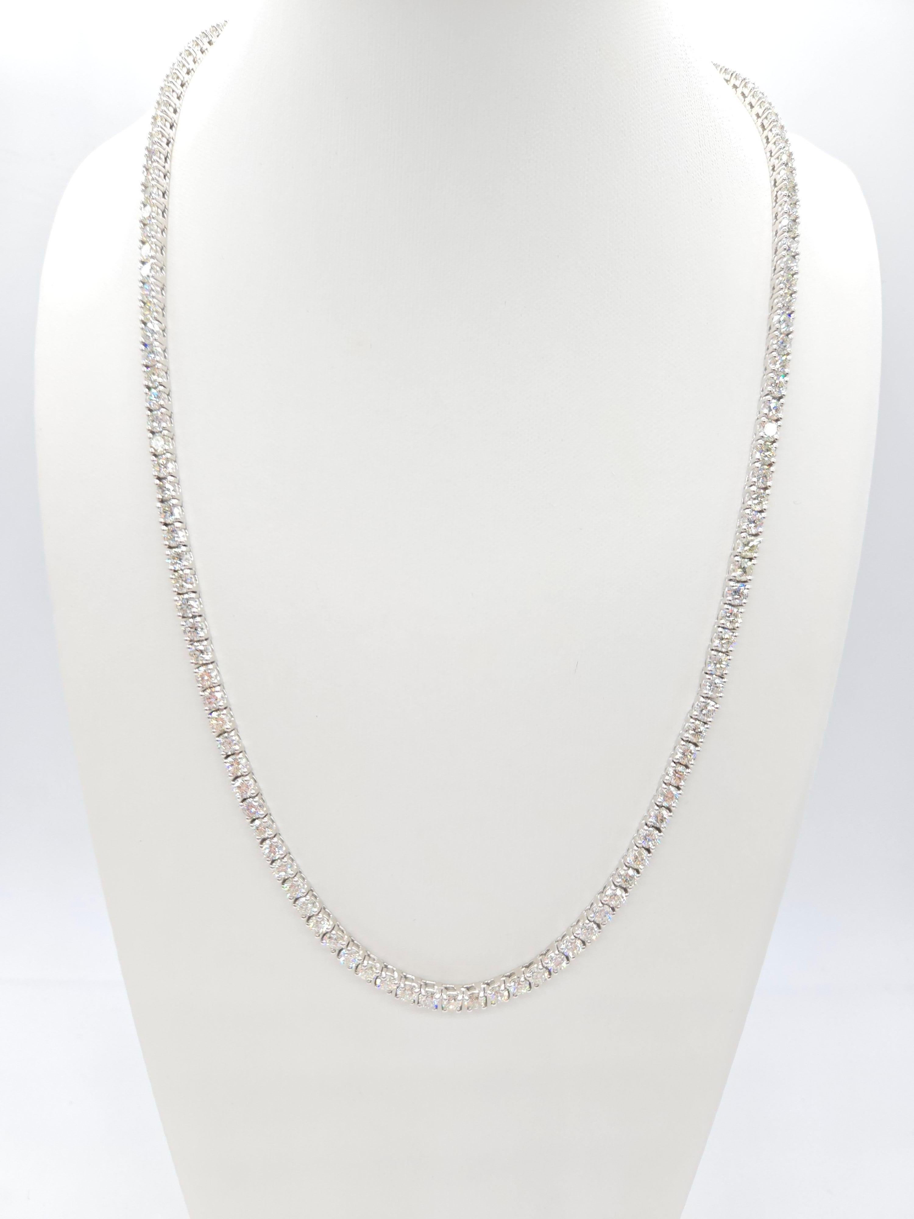 Superbe collier de tennis avec 23,63 carats de diamants ronds de taille brillant

Ce collier de tennis à couper le souffle est orné de 23,63 carats de diamants ronds de taille brillant, sertis dans de l'or blanc massif 14k, offrant un équilibre