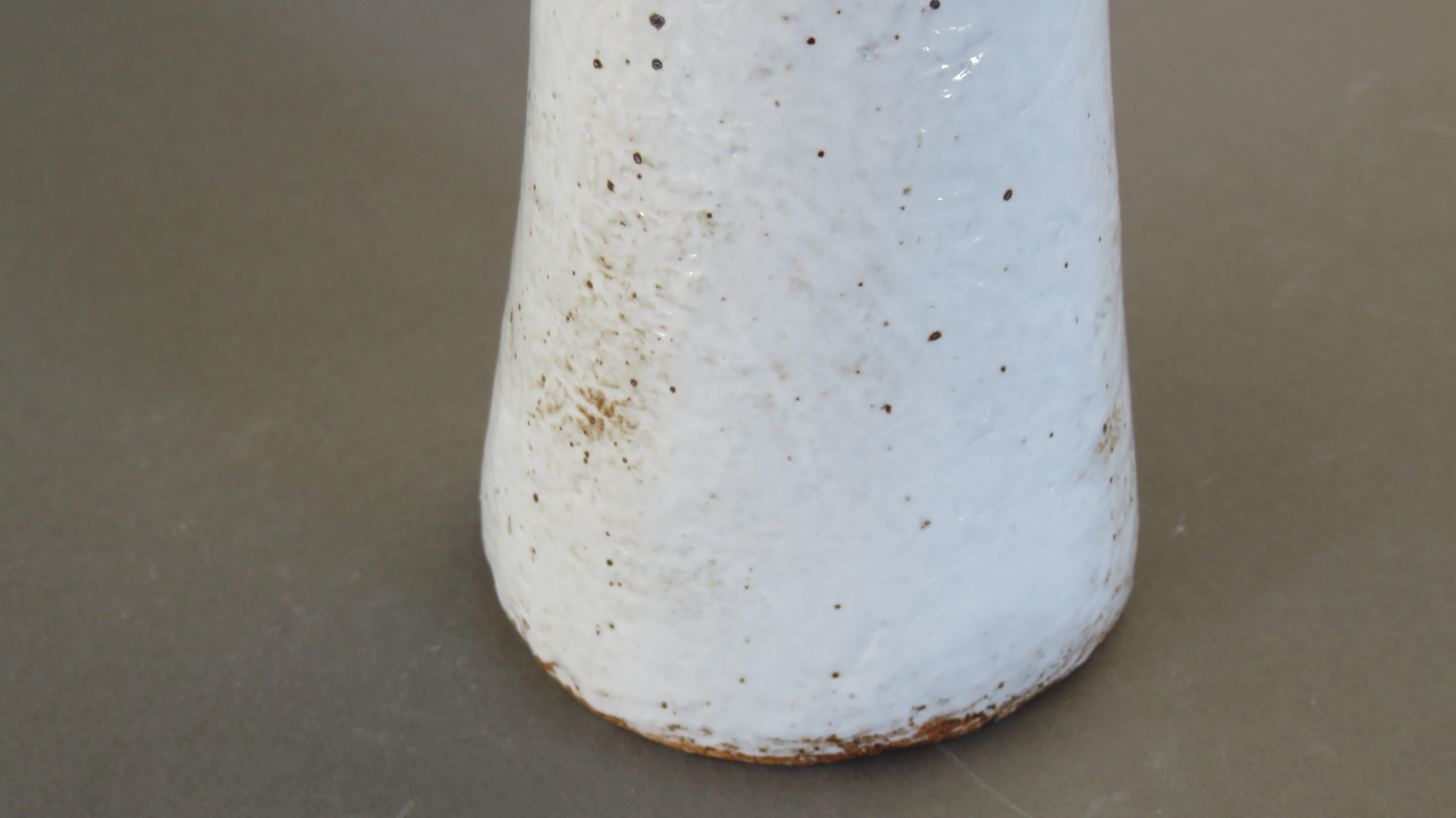 Tall Arcing Ceramic Vase, White Glaze with Brown Edge, Hand Built In New Condition In New York, NY