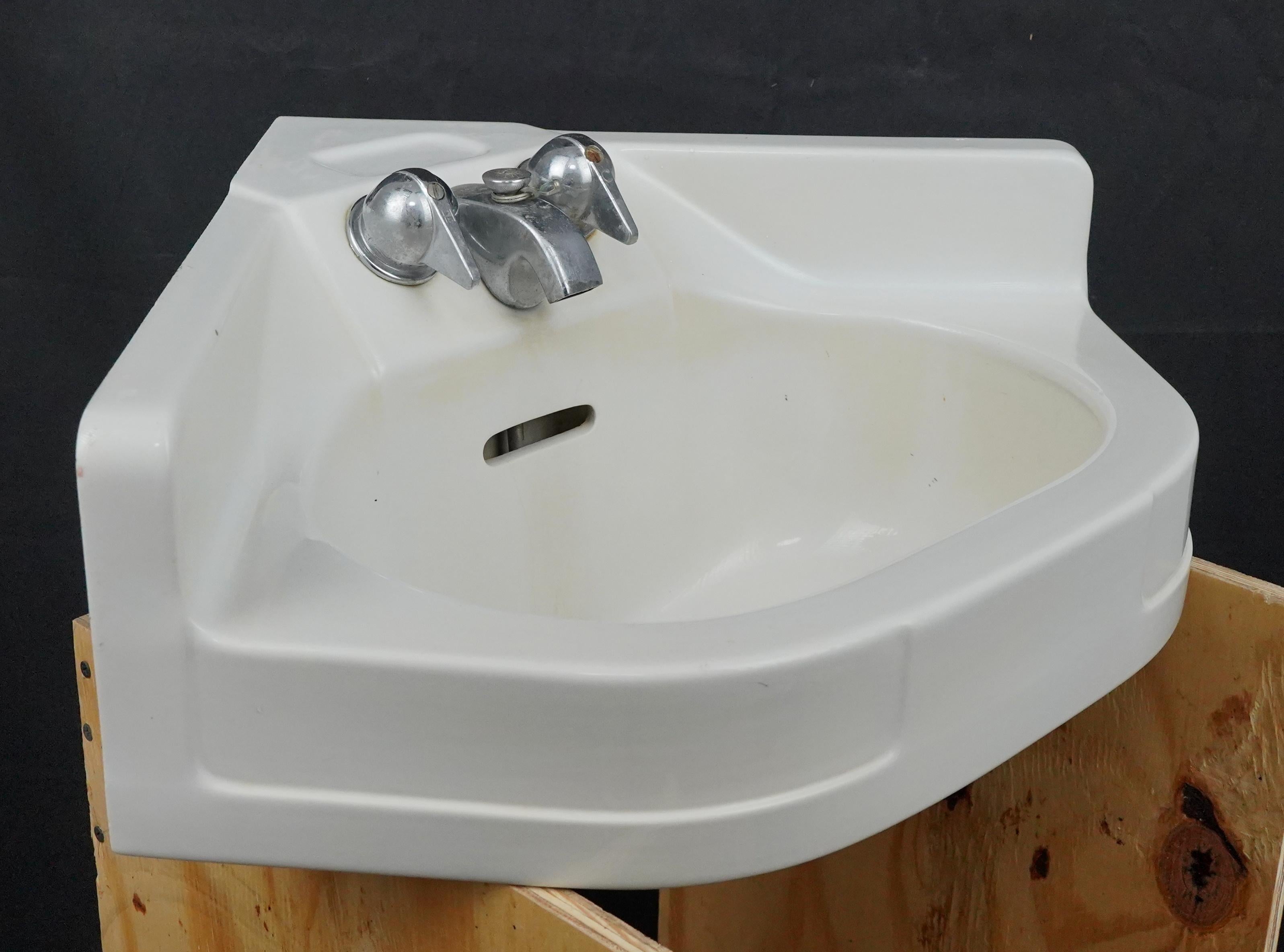 23.635 in. Crane Cornate White Corner Wall Sink For Sale 2