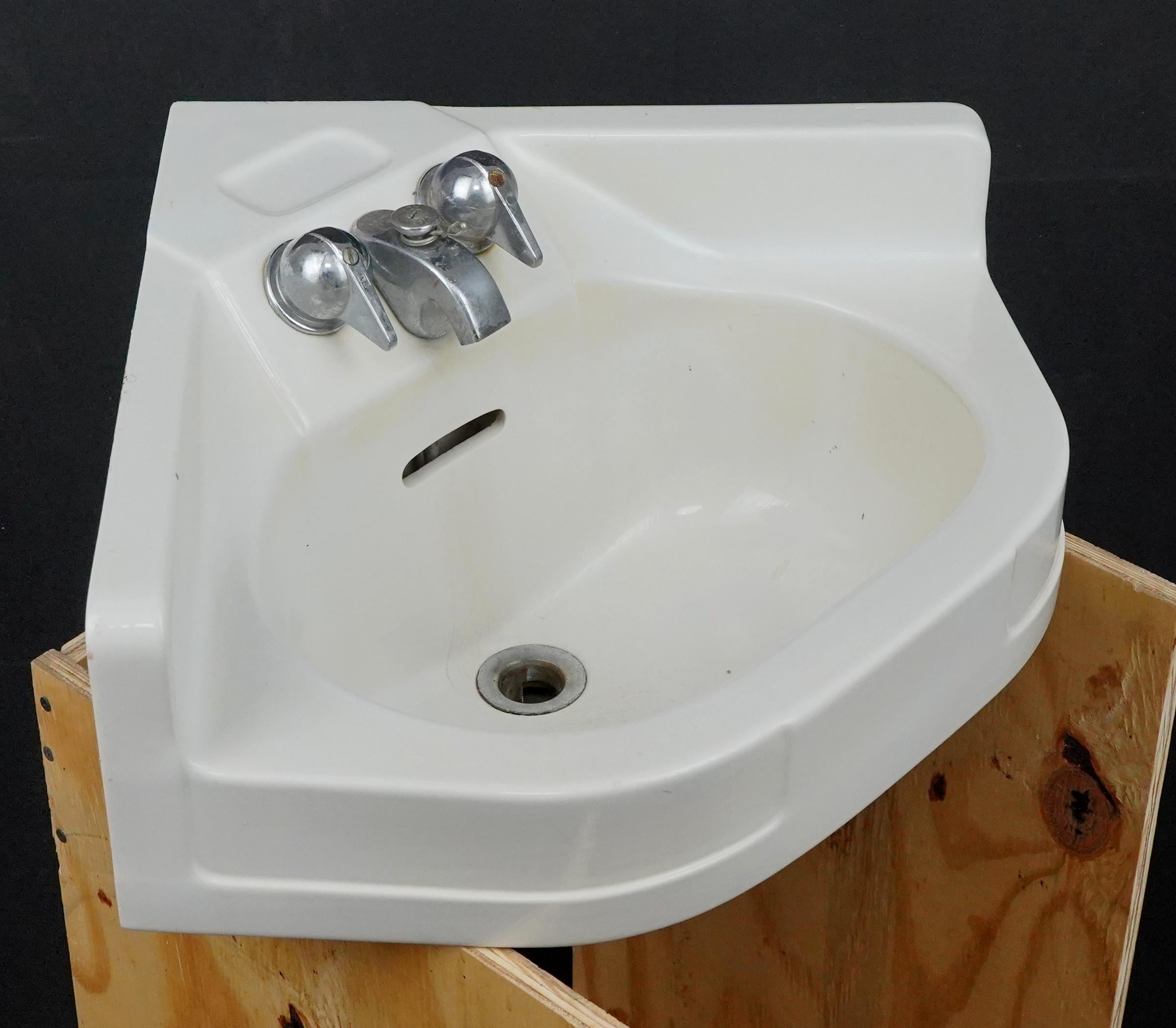 23.635 in. Crane Cornate White Corner Wall Sink For Sale 3