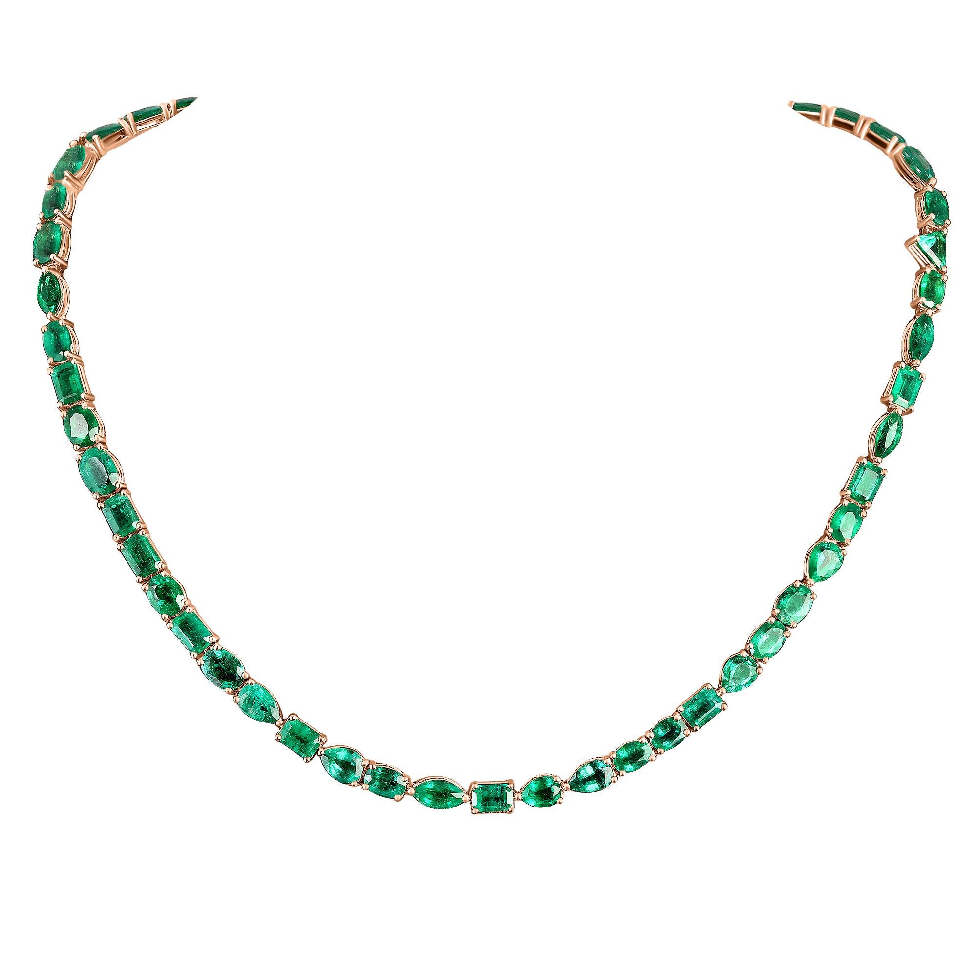 Fabulous choker with mix shape emeralds total weight 23.64 carat and 0.09ct diamond clasp.

