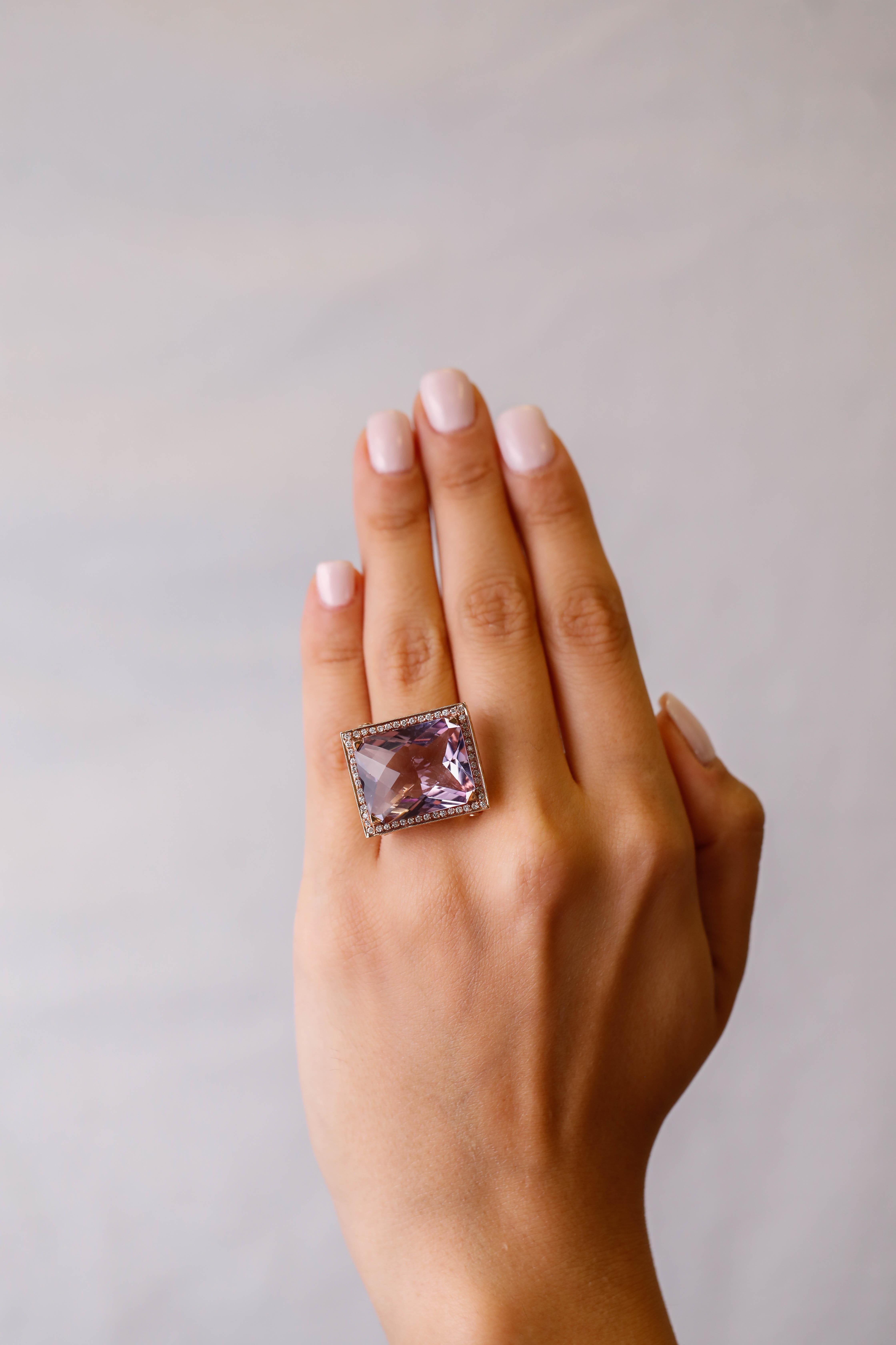 Or rose 18 carats avec diamants et améthyste vive taille coussin 23 carats certifiée TCW Neuf - En vente à New York, NY