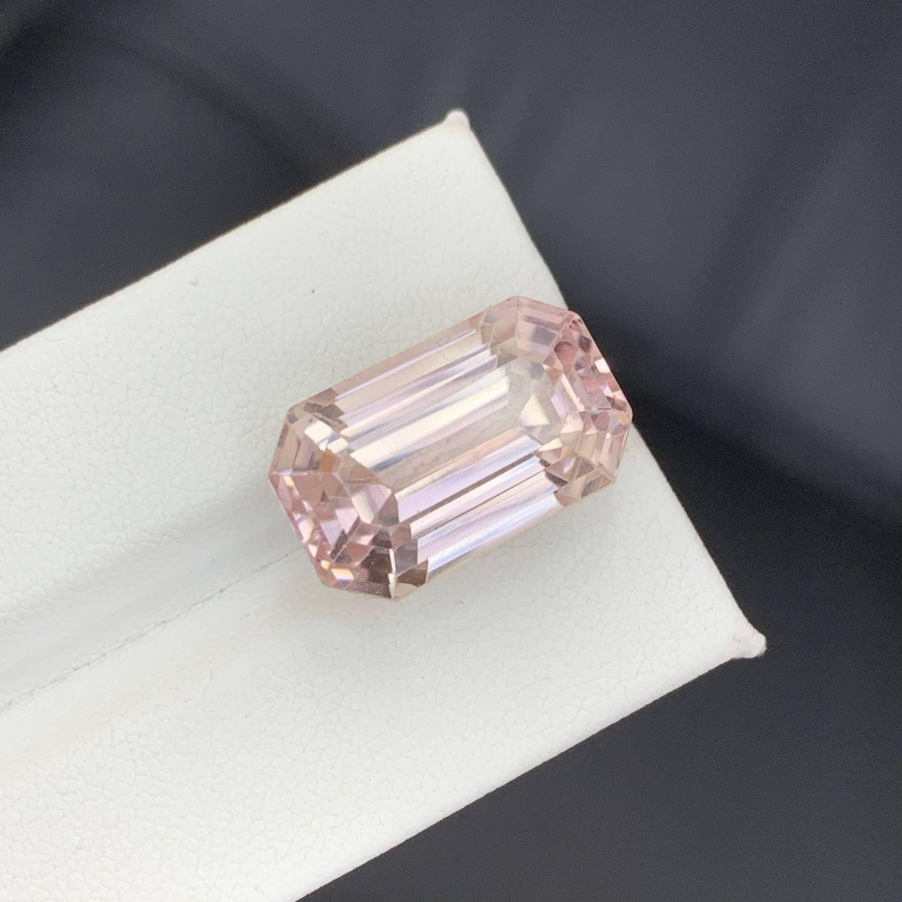 Taille émeraude 23.65 Carat Natural Loose Pink Kunzite Stone Emerald Cut Afghan Gemstone (pierre précieuse afghane) en vente
