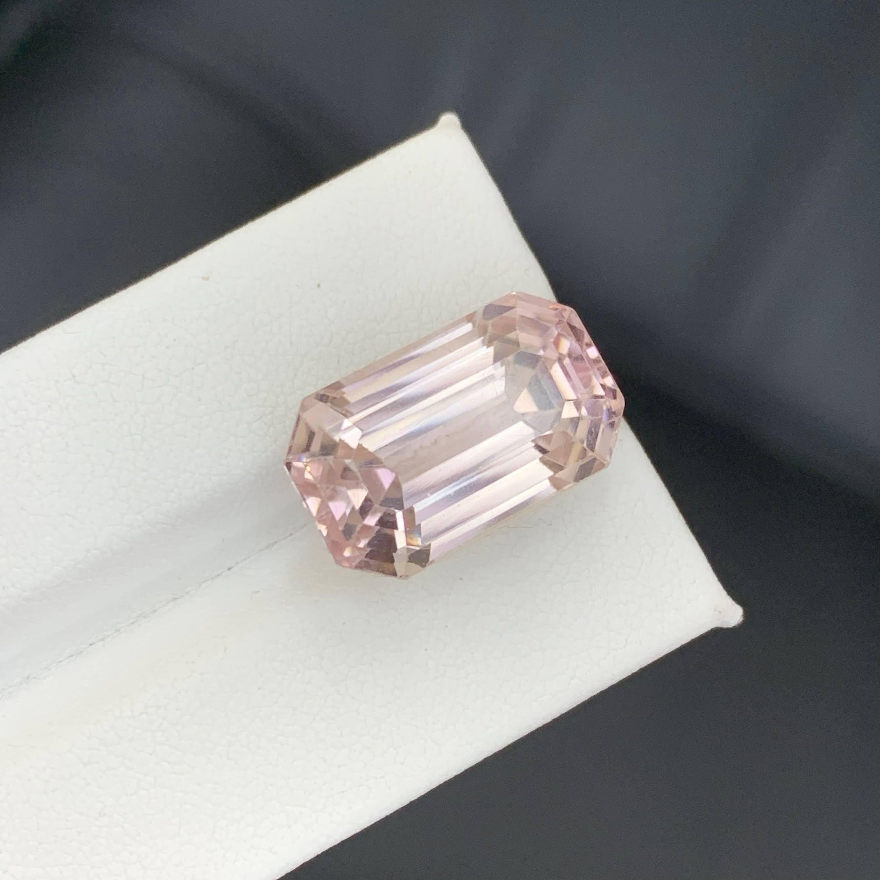 23.65 Carat Natural Loose Pink Kunzite Stone Emerald Cut Afghan Gemstone (pierre précieuse afghane) Neuf - En vente à Bangkok, TH