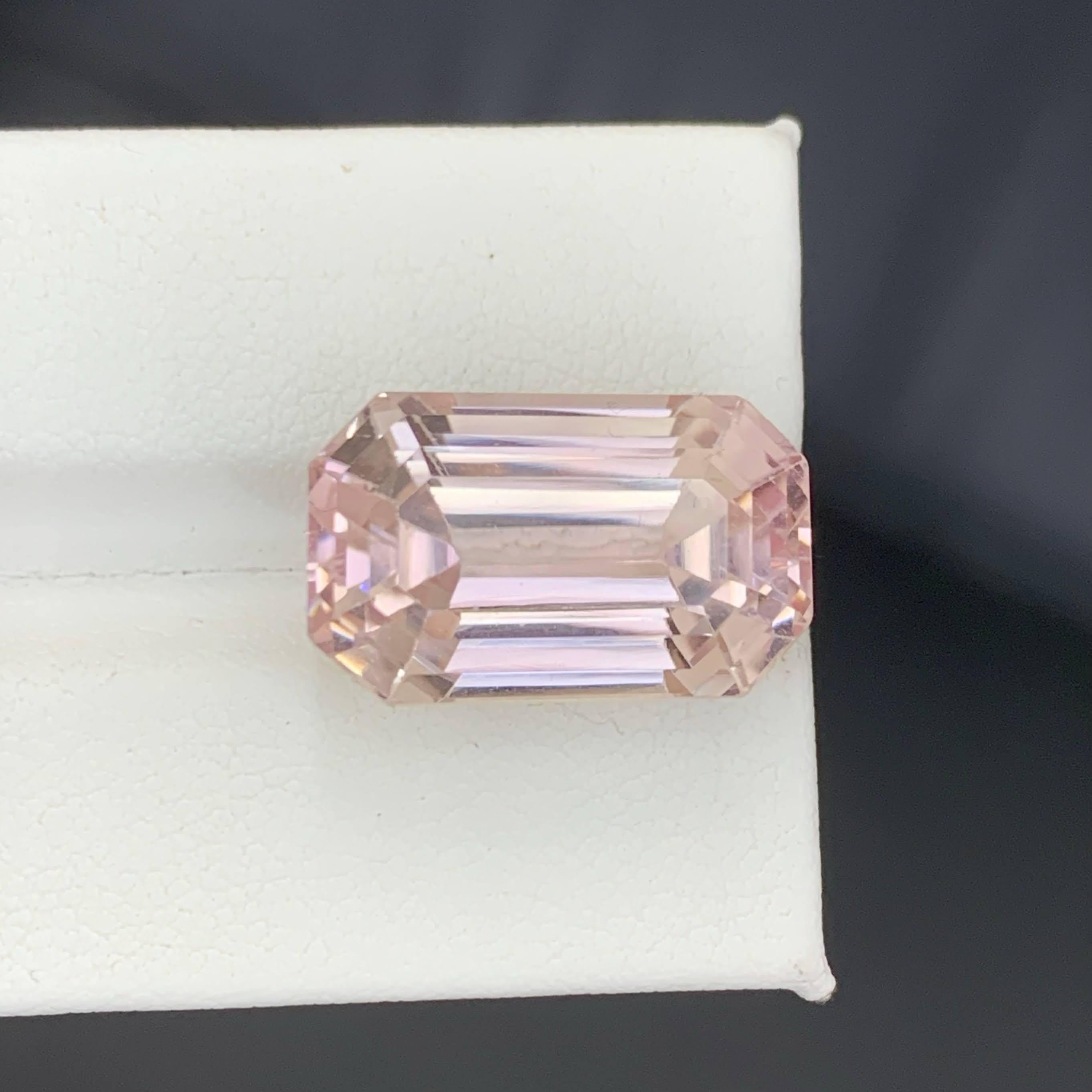 23.65 Carat Natural Loose Pink Kunzite Stone Emerald Cut Afghan Gemstone (pierre précieuse afghane) en vente 1