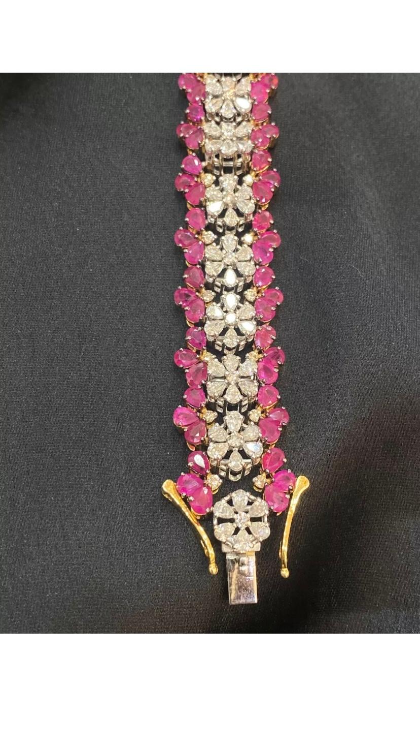 23.65 Carat Natural Rubies  7.40 Carat Diamonds Gold Bracelet For Sale 6