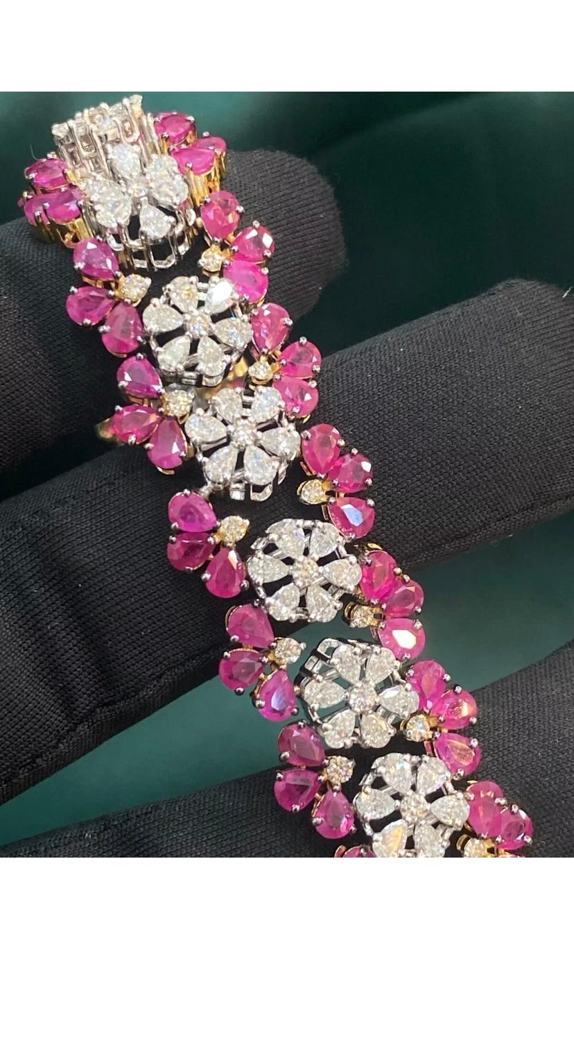 Women's 23.65 Carat Natural Rubies  7.40 Carat Diamonds Gold Bracelet For Sale