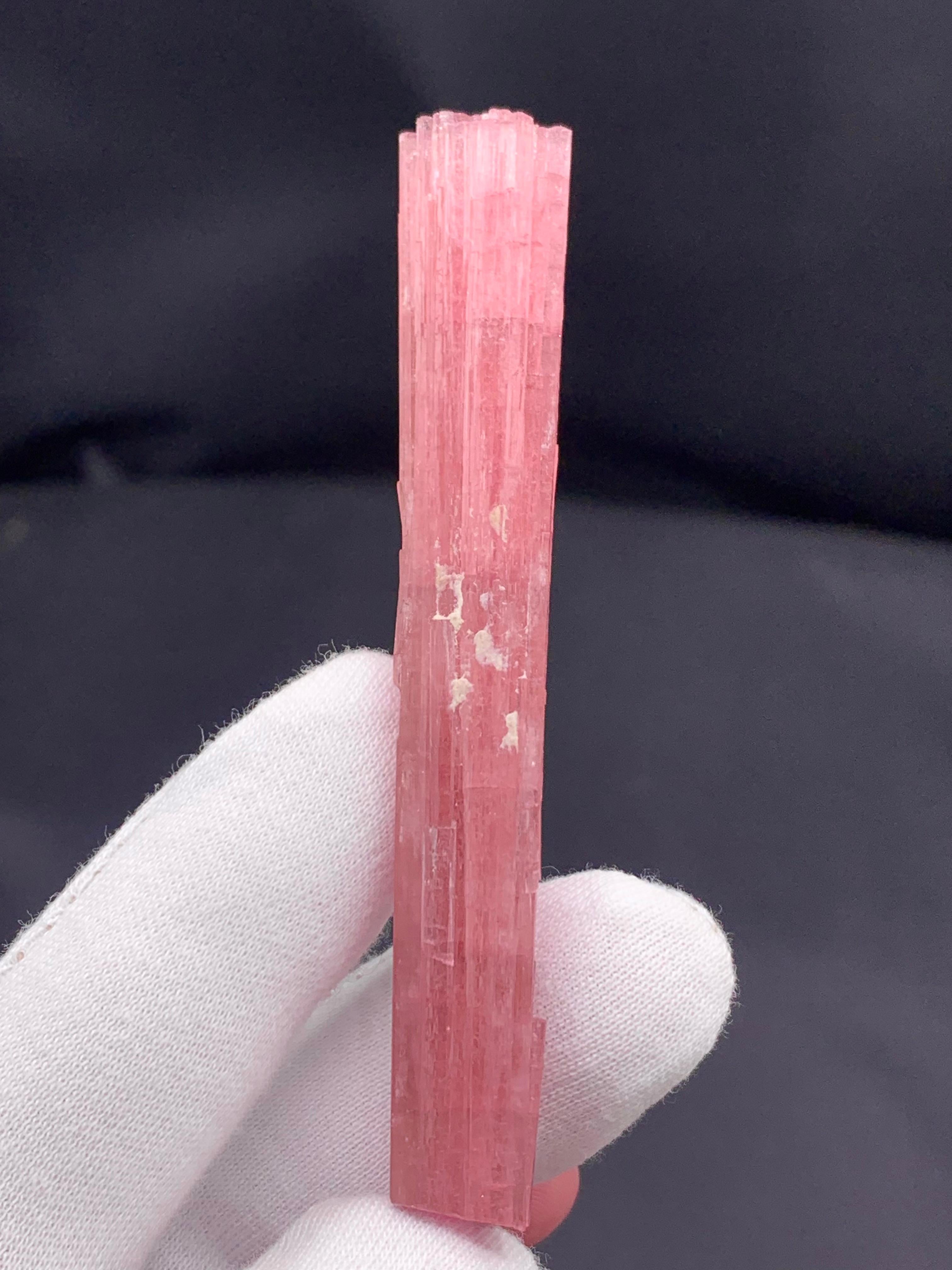 23,67 grammi di adorabile cristallo di tormalina rosa dalla miniera di Pachigram, Afghanistan In condizioni buone in vendita a Peshawar, PK