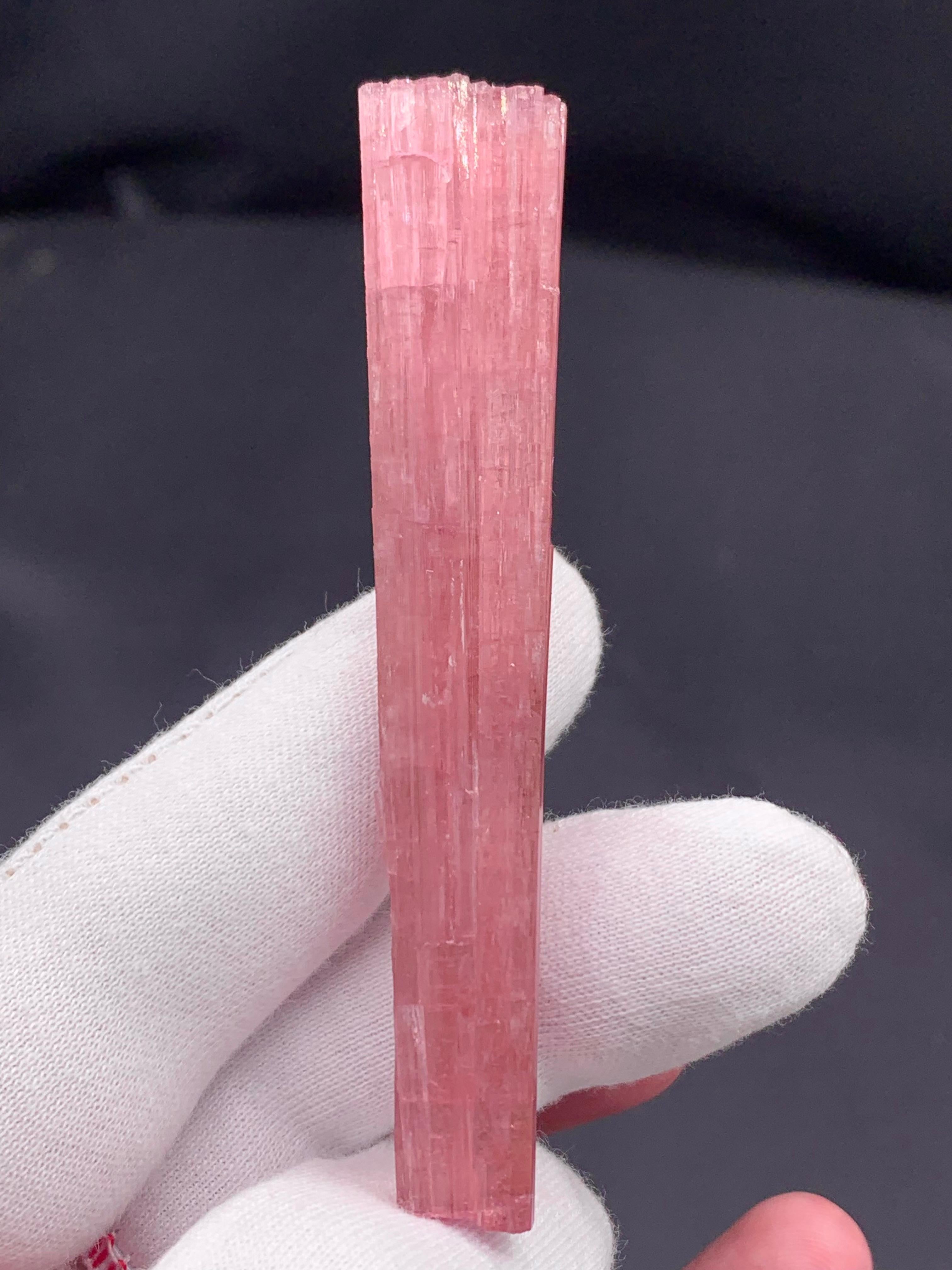 Altro 23,67 grammi di adorabile cristallo di tormalina rosa dalla miniera di Pachigram, Afghanistan in vendita